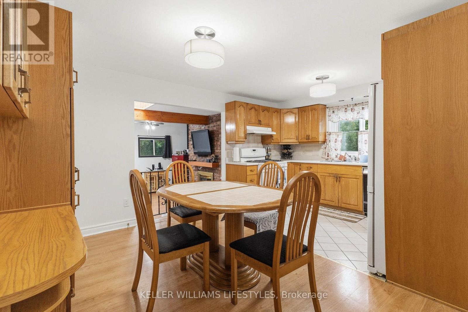 573 Hill Street Property Photo 9