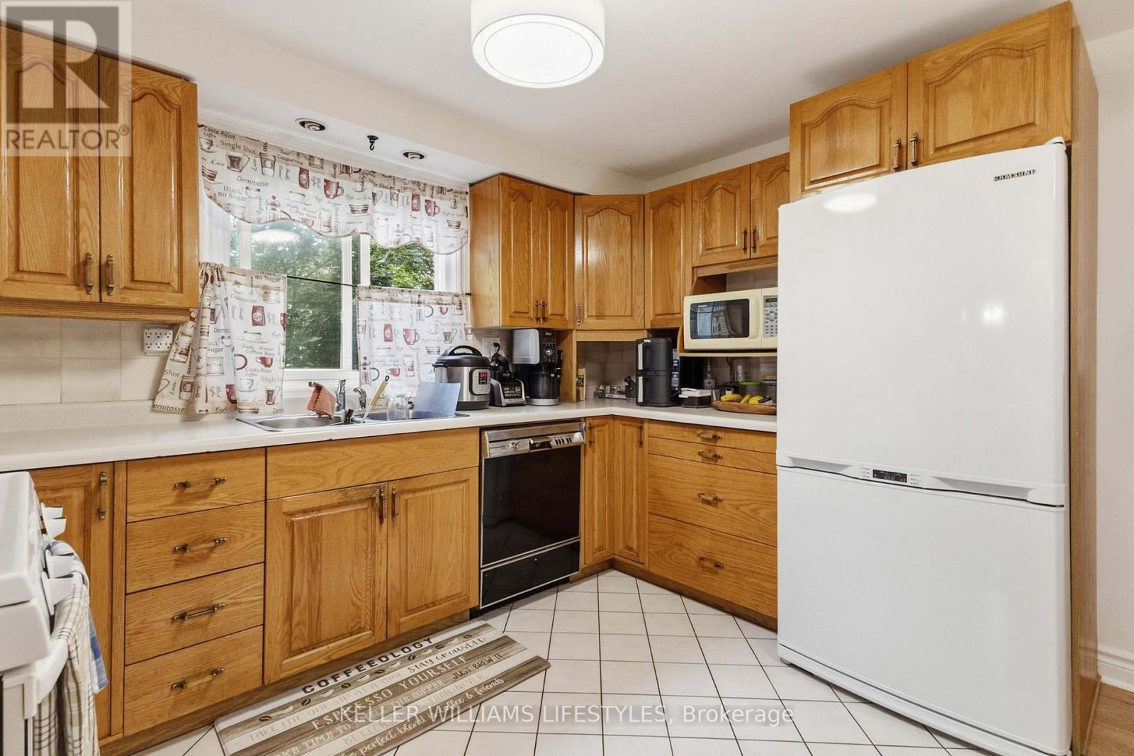 573 Hill Street Property Photo 13