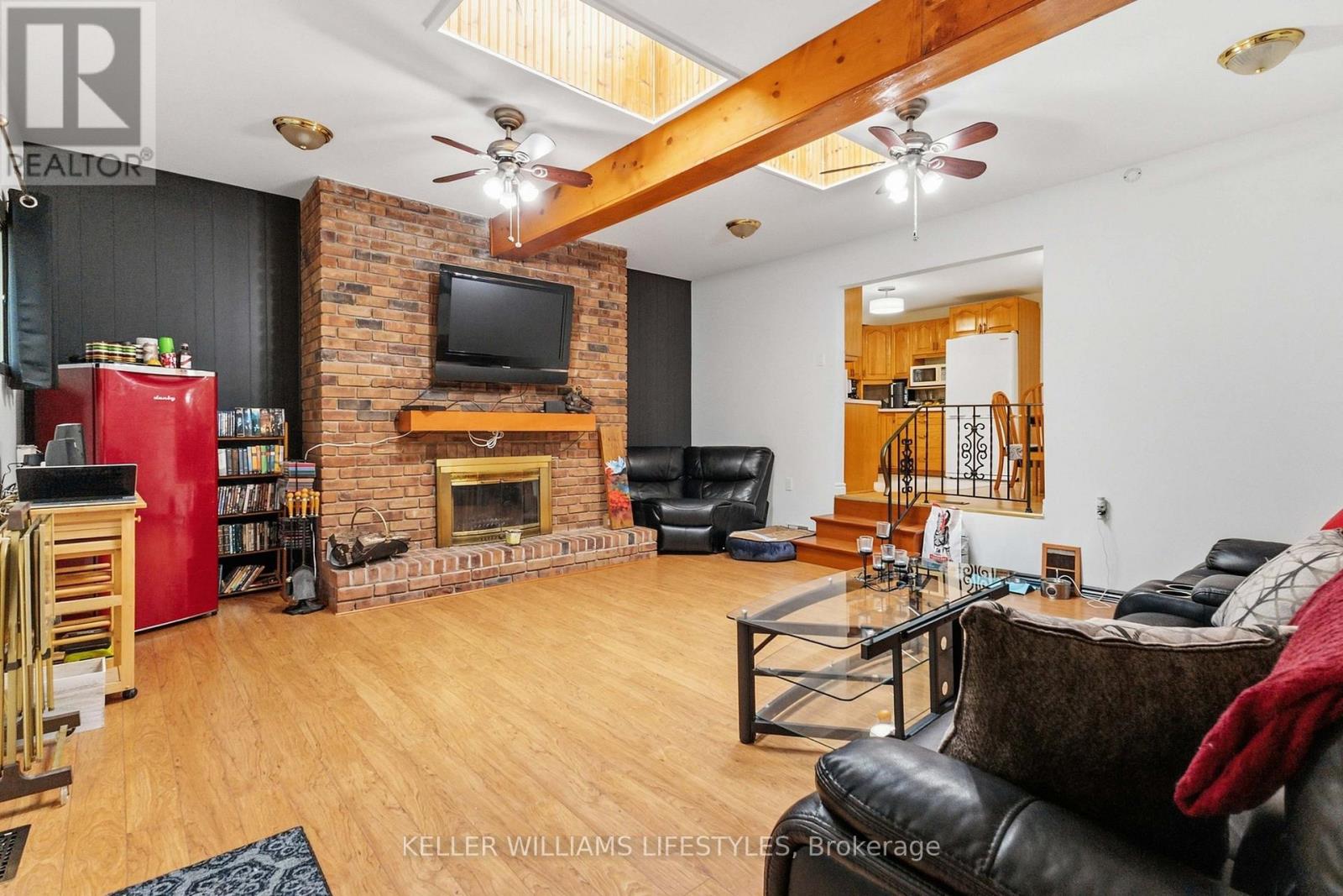 573 Hill Street Property Photo 14