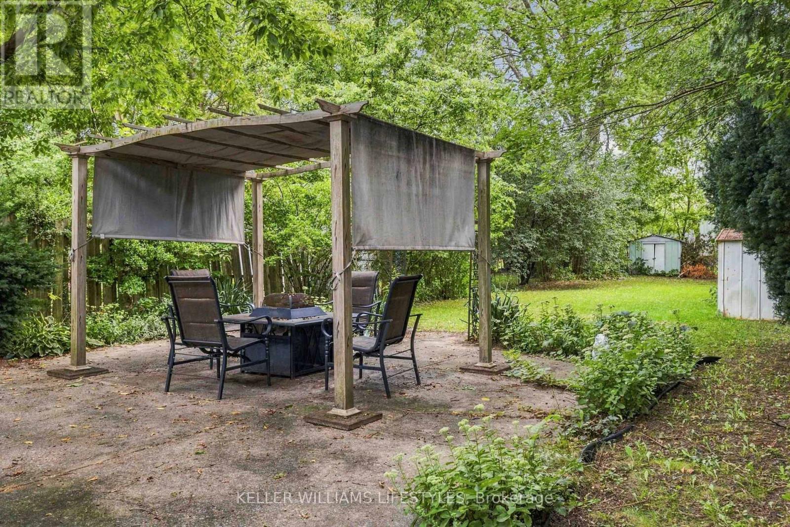 573 Hill Street Property Photo 24
