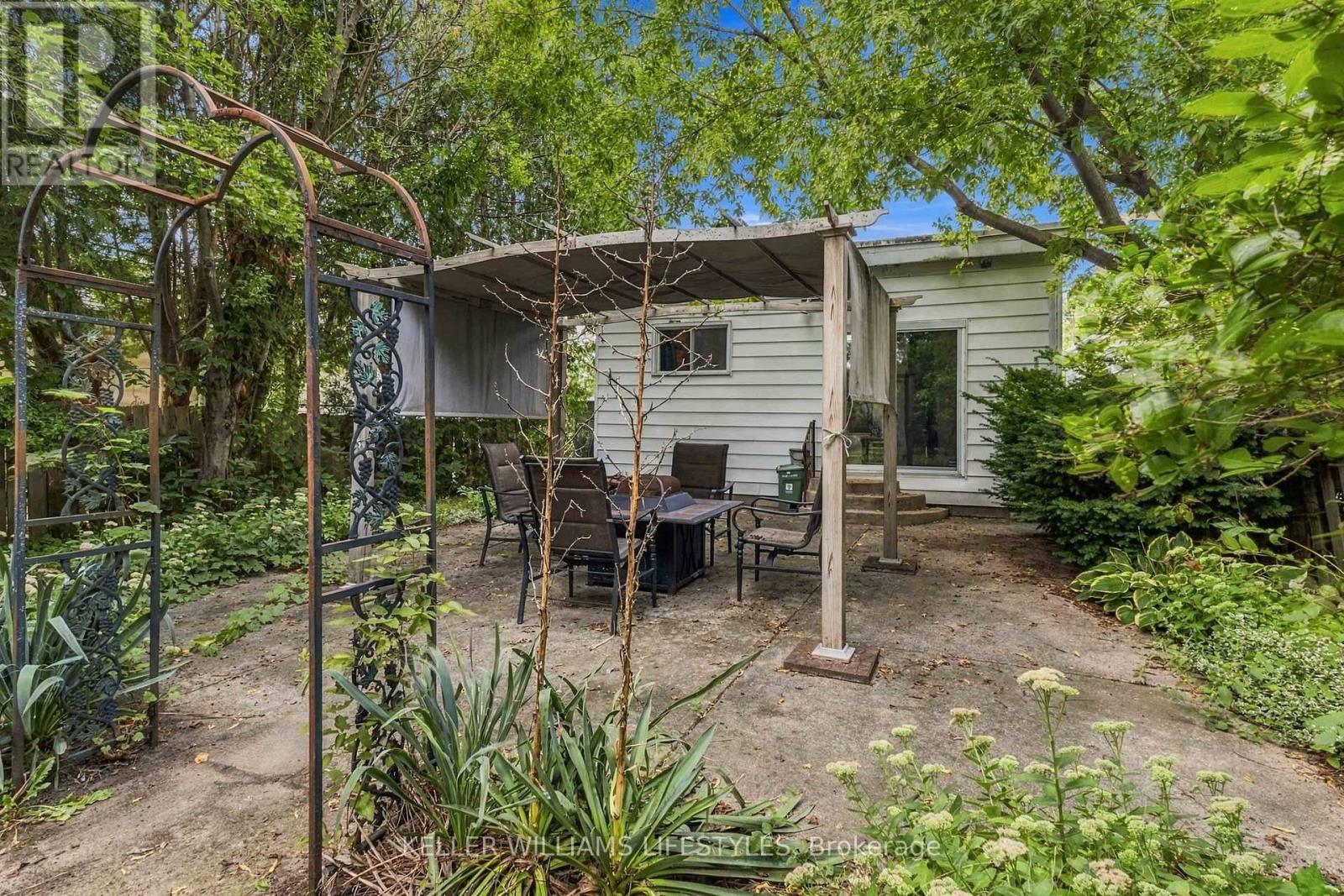 573 Hill Street Property Photo 26