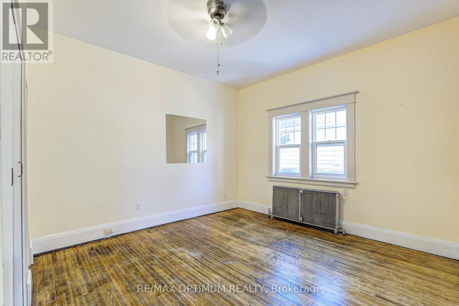 916 Queenston Road Property Photo 15