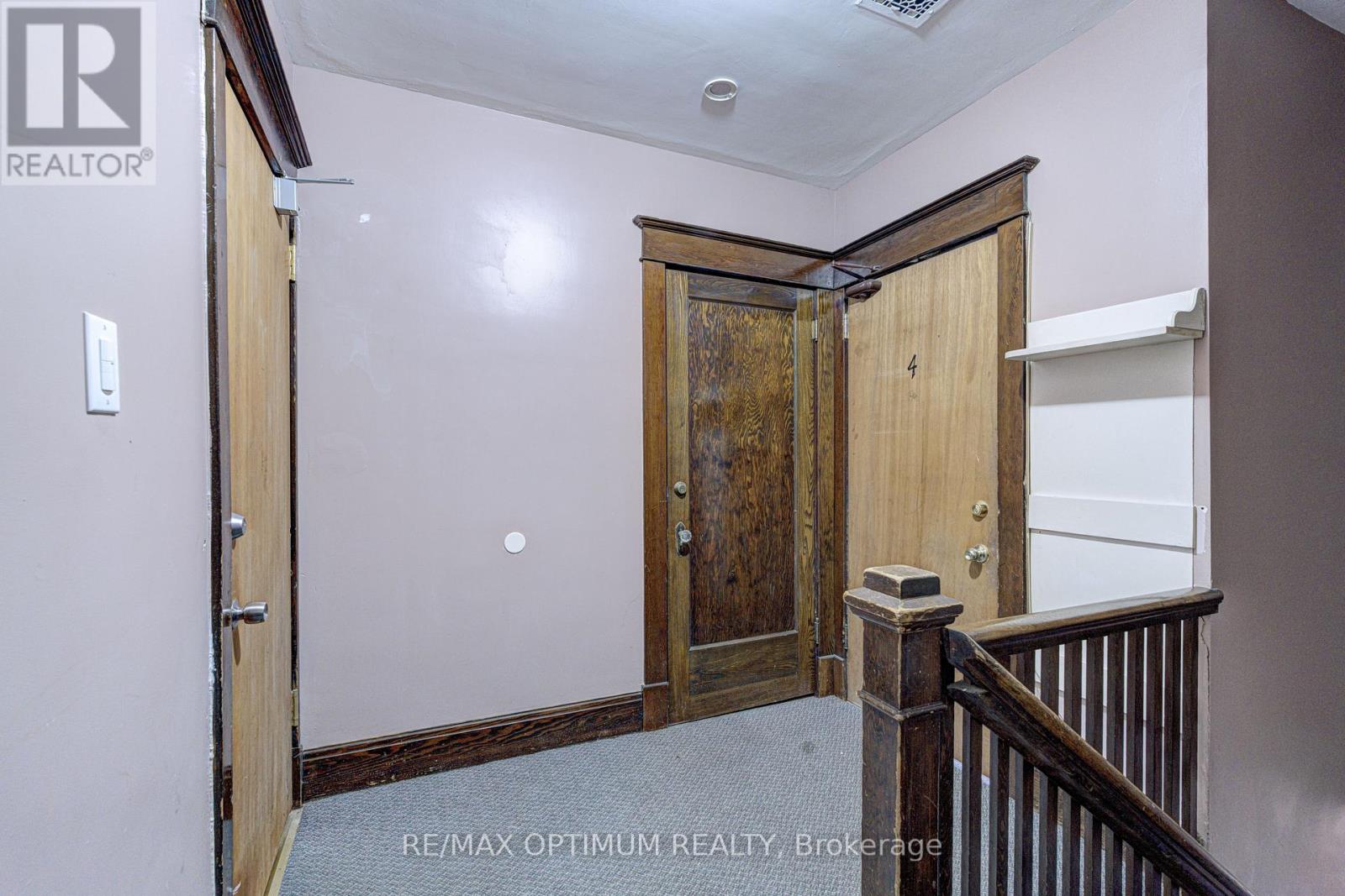 916 Queenston Road Property Photo 23