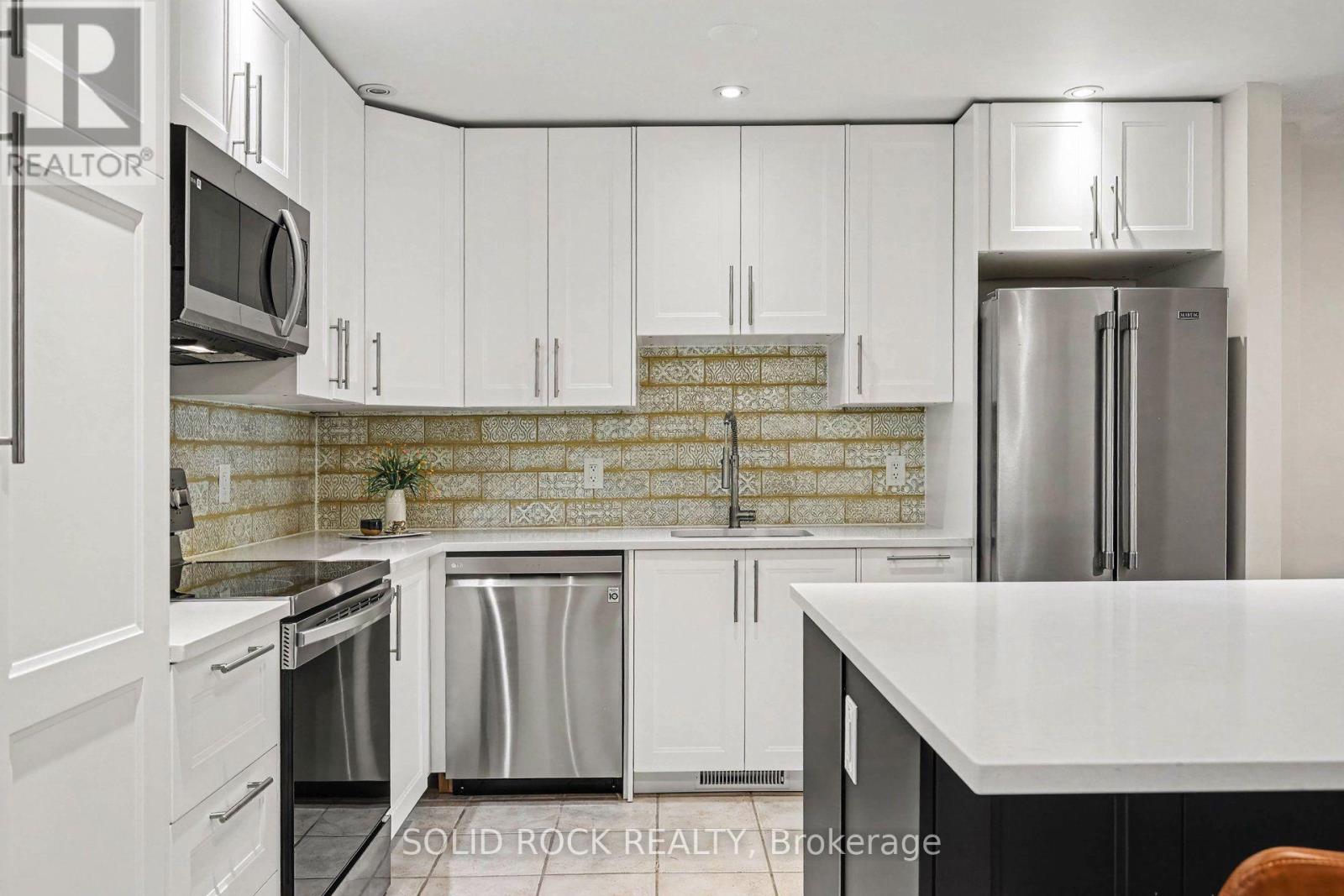 208 Jamieson Street Property Photo 6