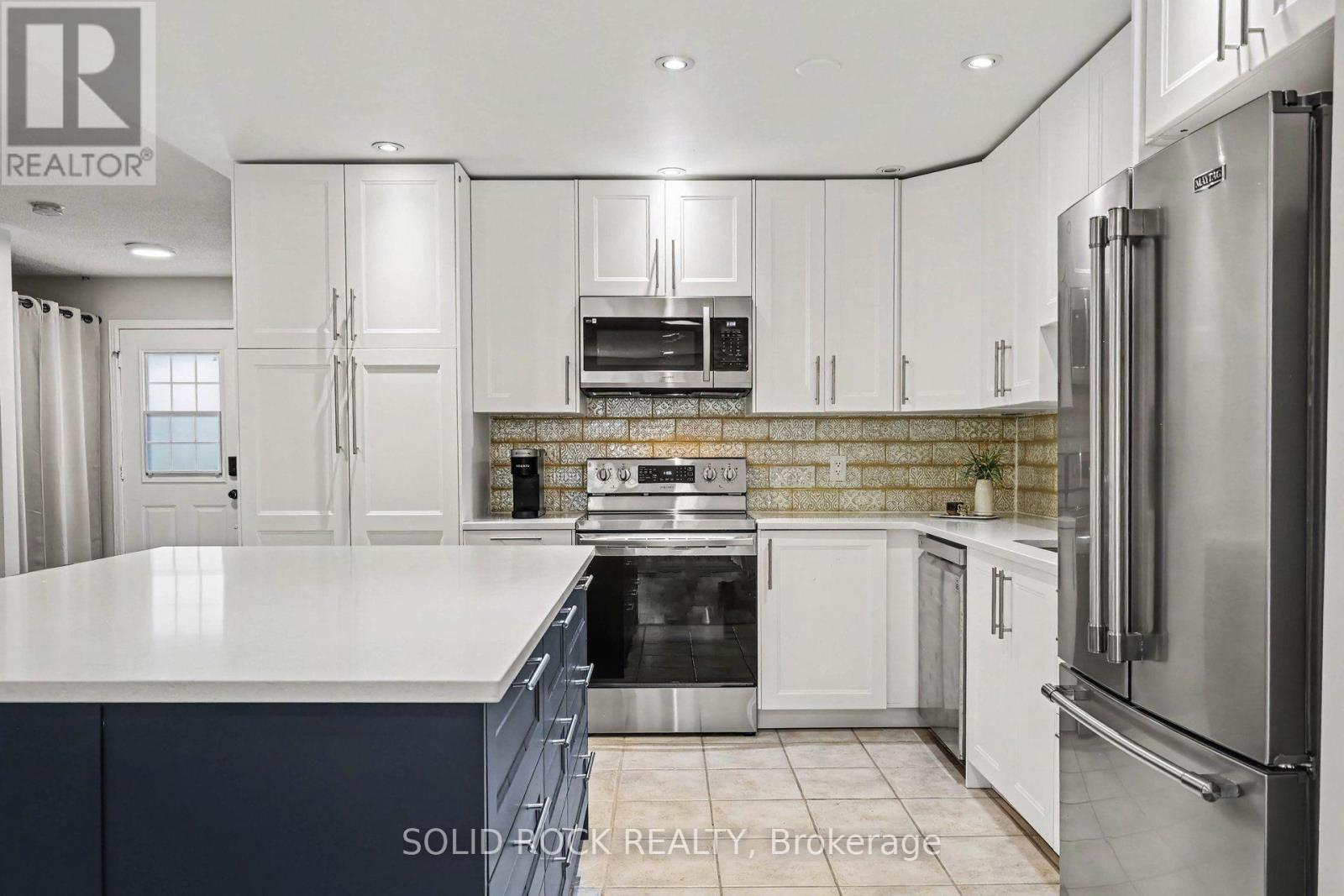 208 Jamieson Street Property Photo 8