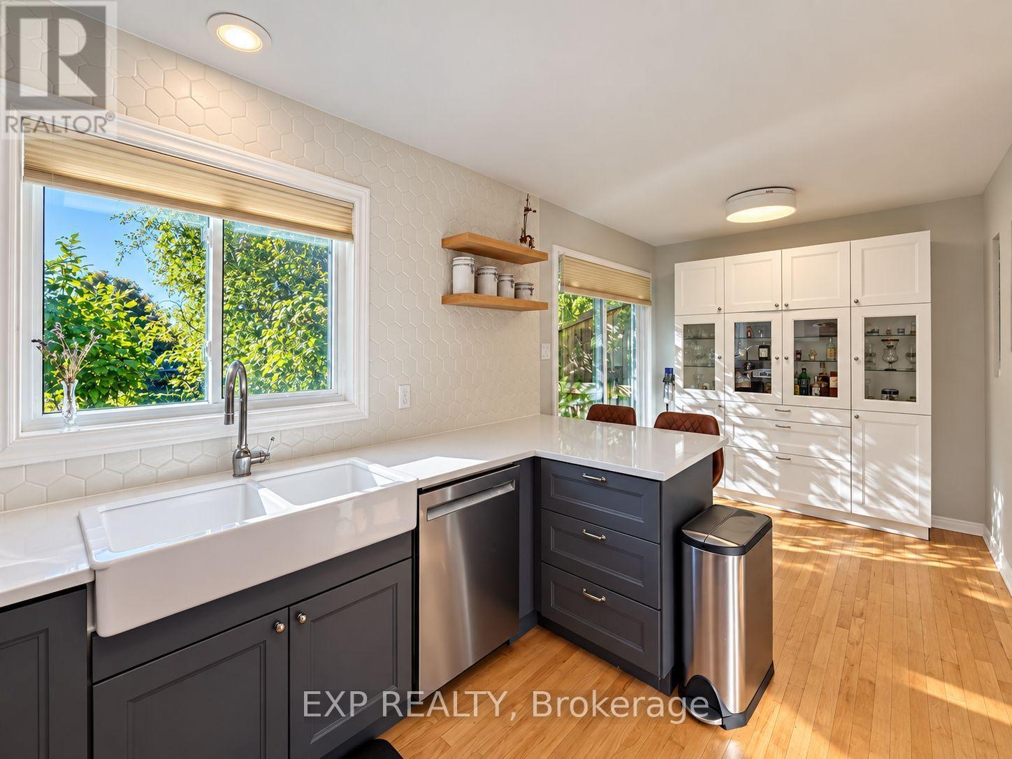 189 Dunbarton Court Property Photo 3