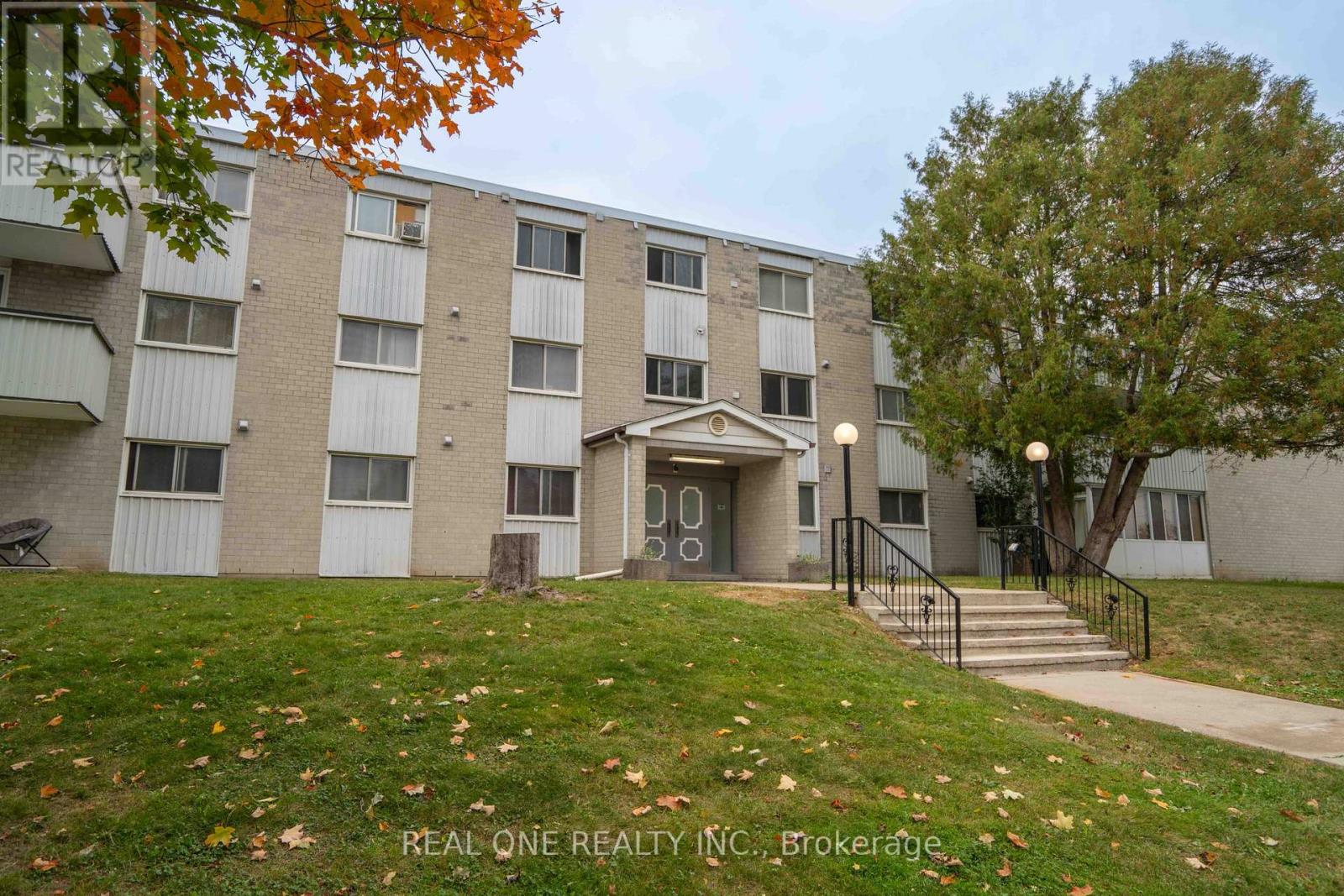 204 - 6 Walton Avenue Property Photo 2