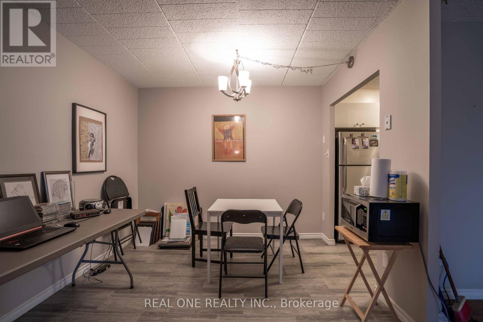 204 - 6 Walton Avenue Property Photo 6