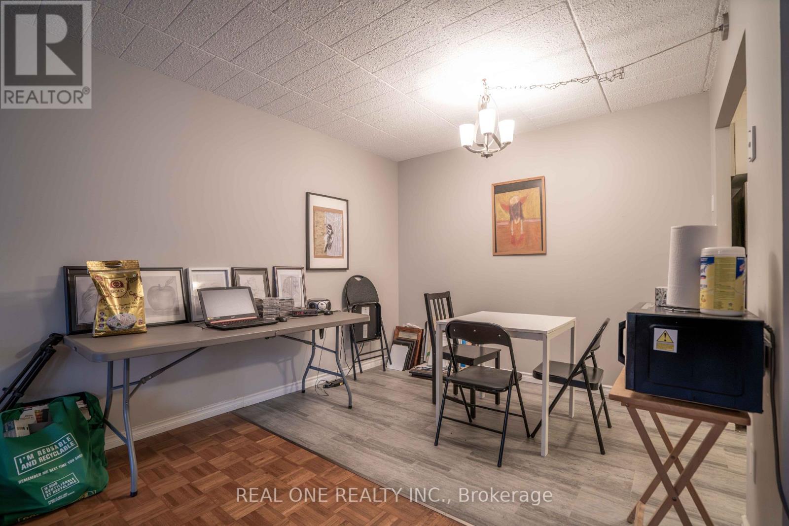 204 - 6 Walton Avenue Property Photo 7