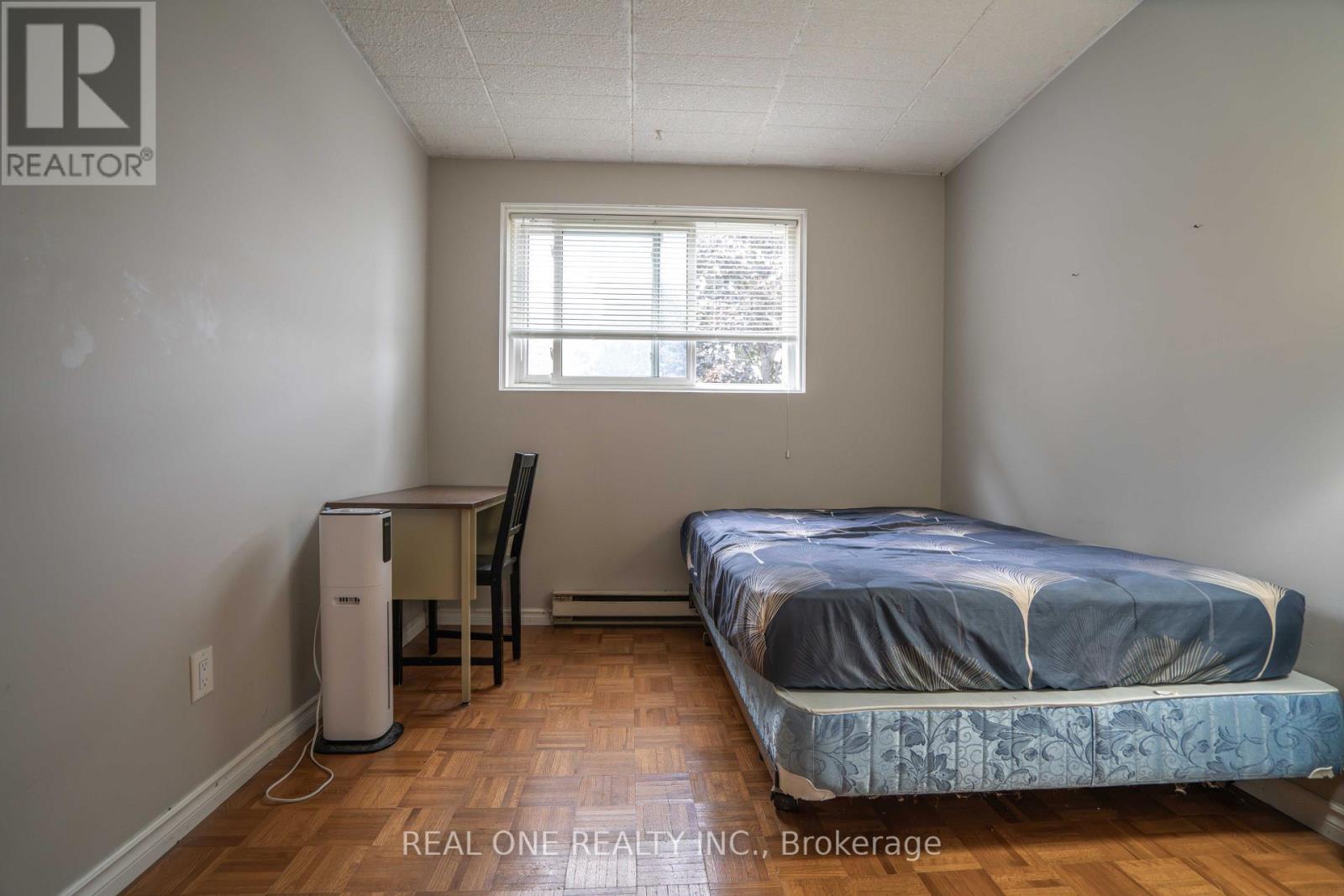 204 - 6 Walton Avenue Property Photo 11