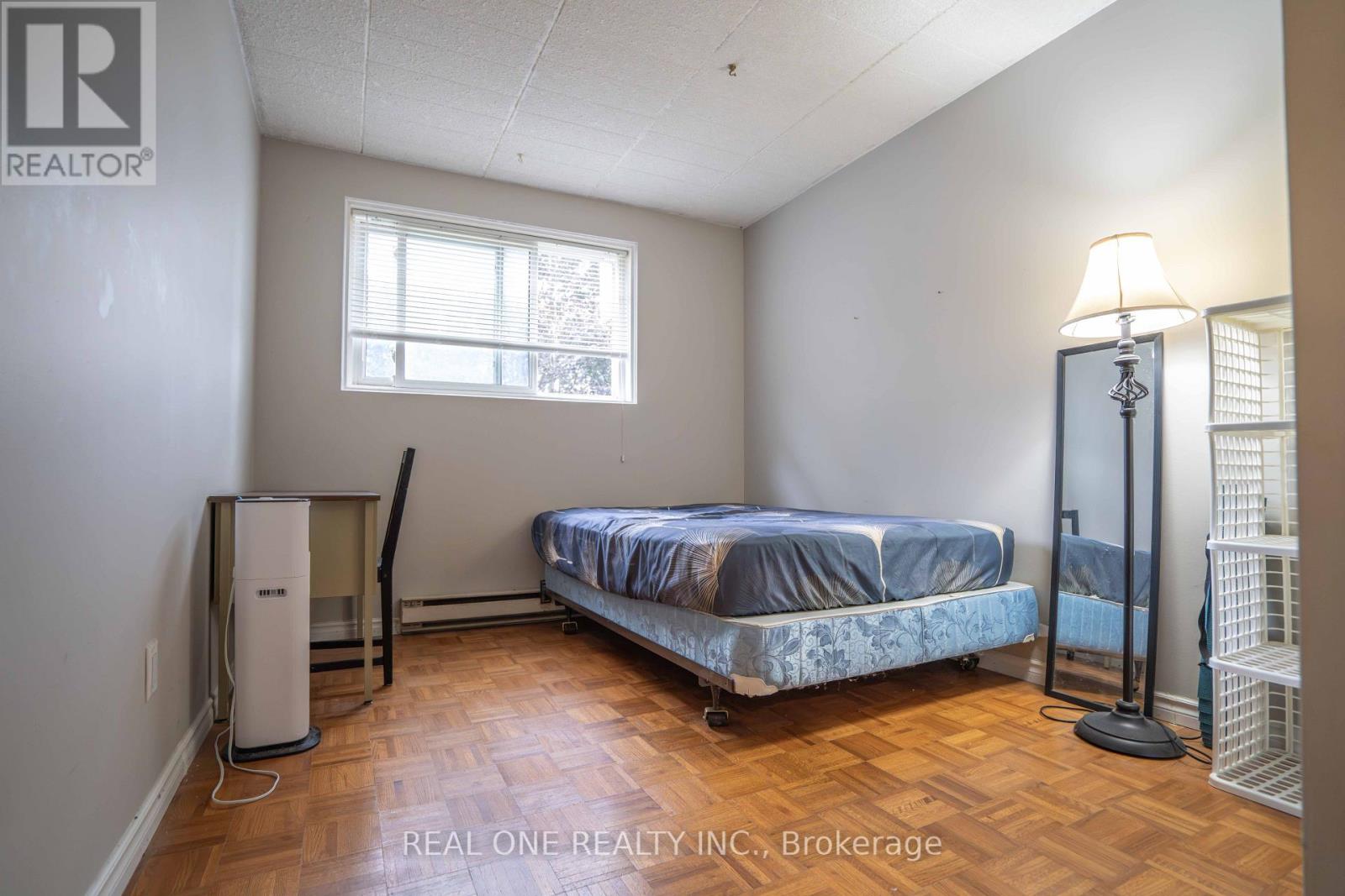 204 - 6 Walton Avenue Property Photo 12