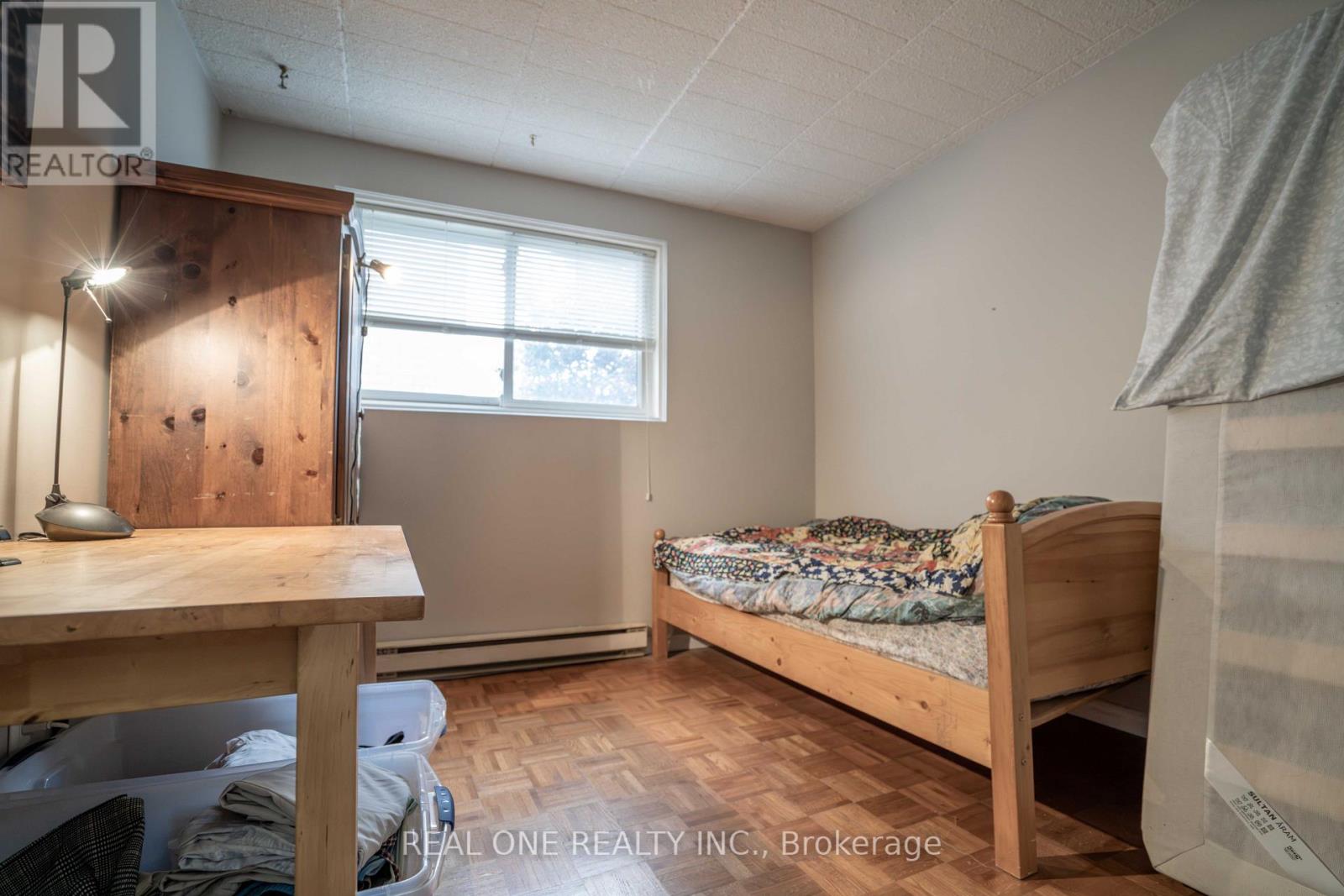 204 - 6 Walton Avenue Property Photo 15