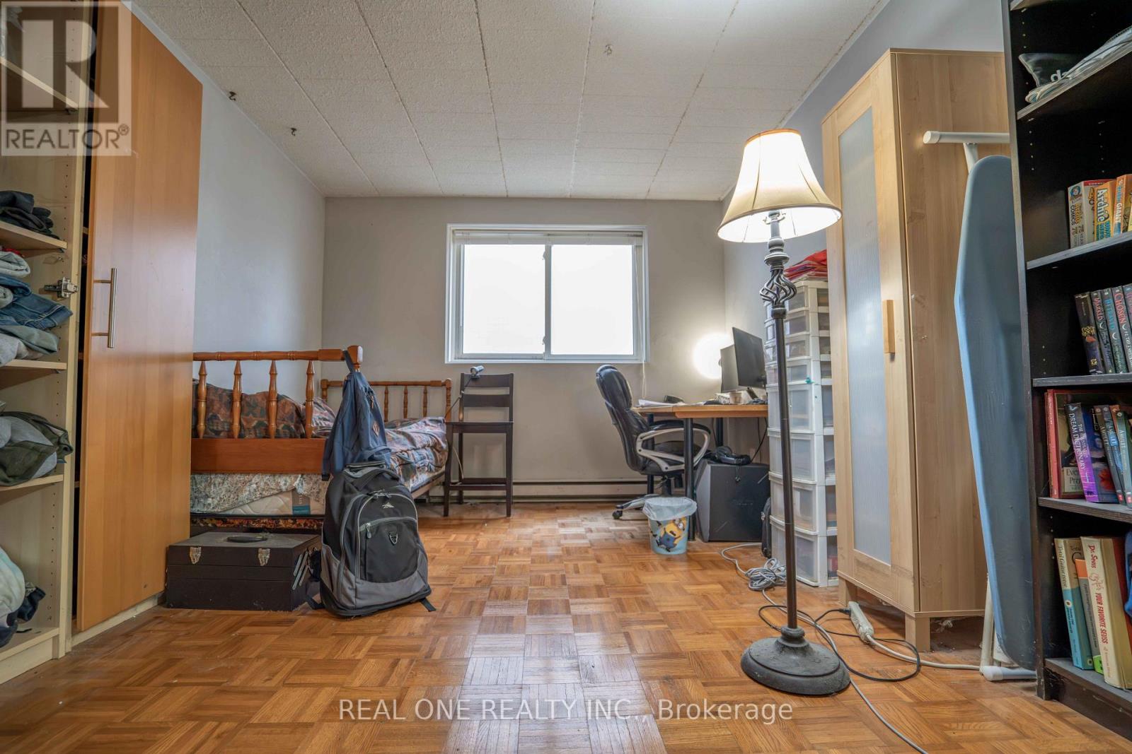 204 - 6 Walton Avenue Property Photo 16