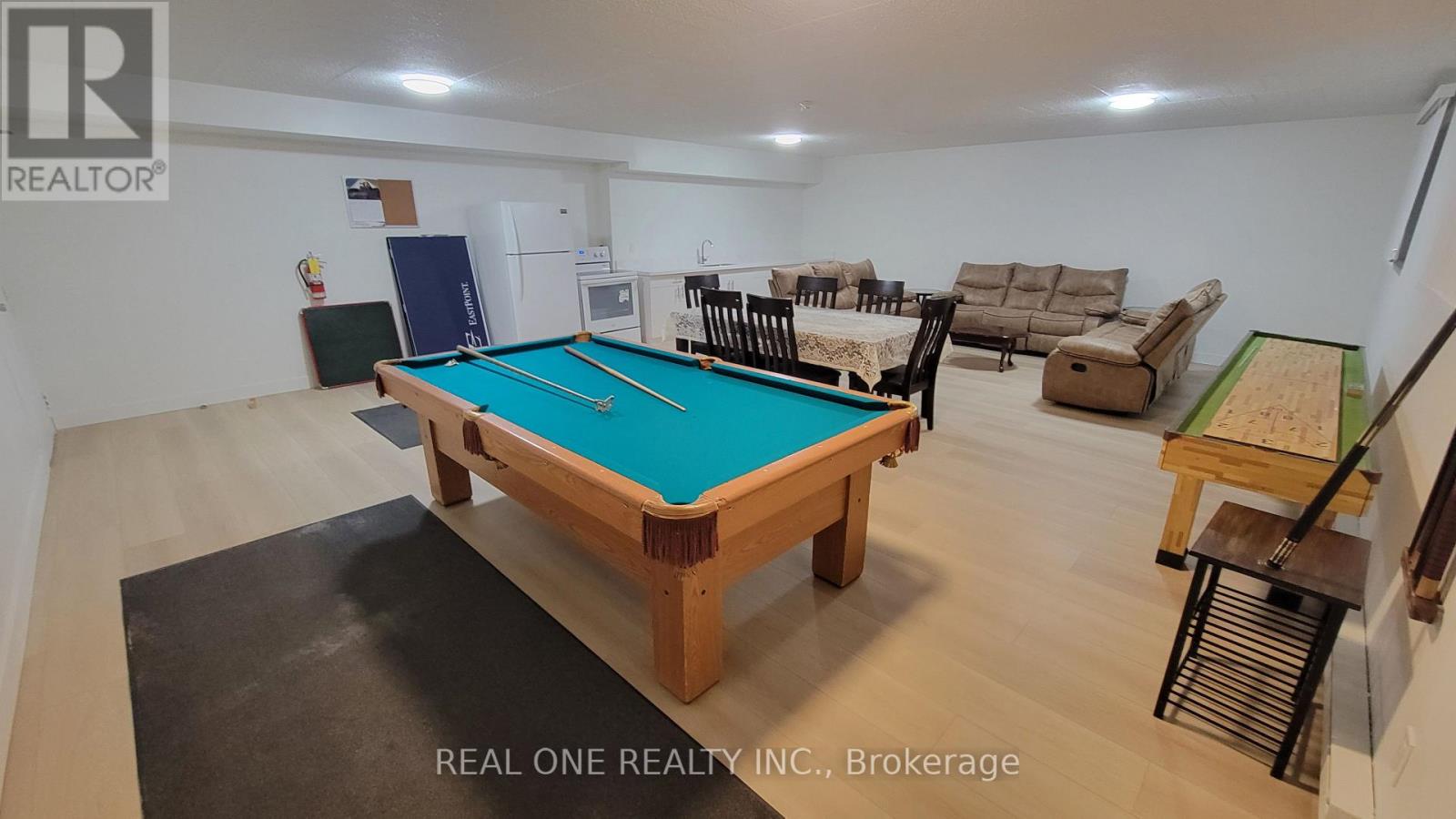 204 - 6 Walton Avenue Property Photo 21