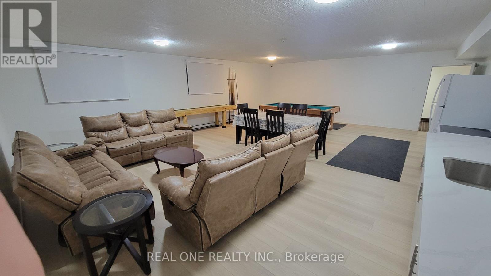 204 - 6 Walton Avenue Property Photo 22