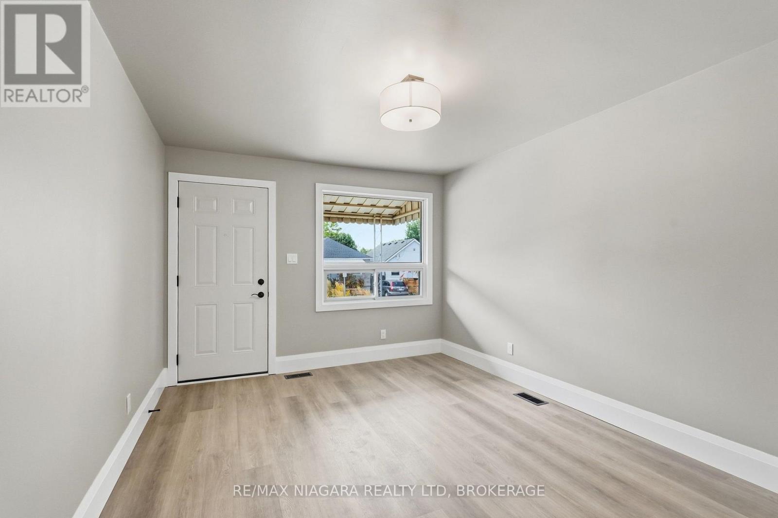 422 Brunswick Street Property Photo 8
