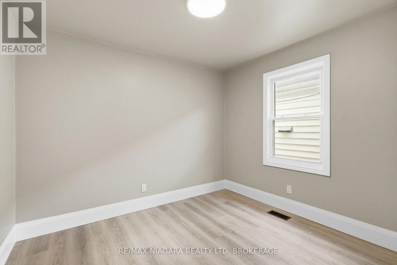 422 Brunswick Street Property Photo 12