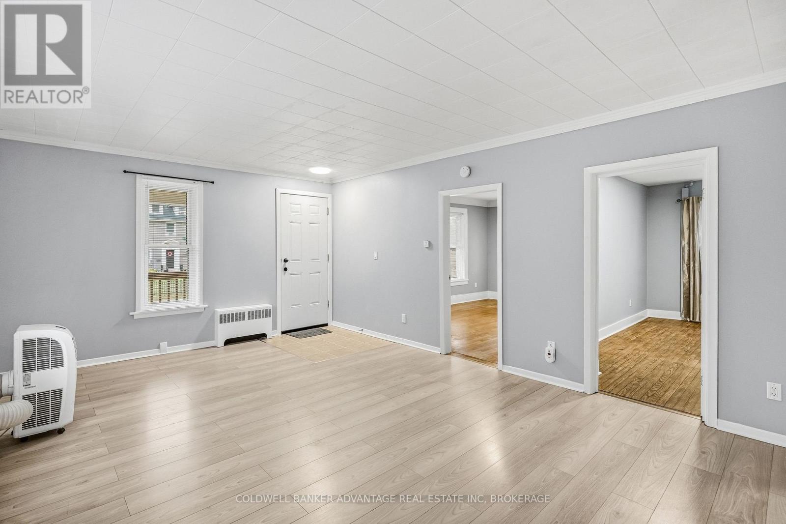 368 Niagara Street Property Photo 9