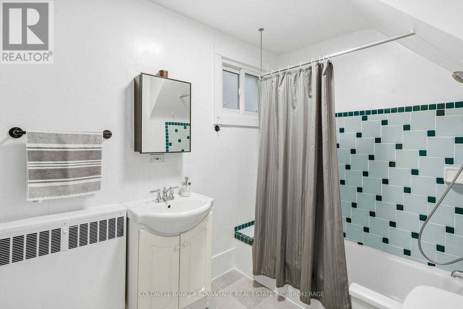 368 Niagara Street Property Photo 25