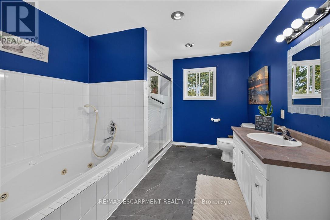 28 Nelles Street E Property Photo 30