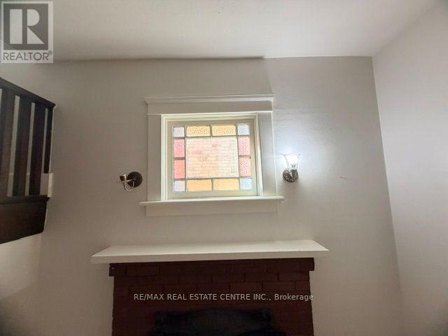 512 Downie Street Property Photo 8