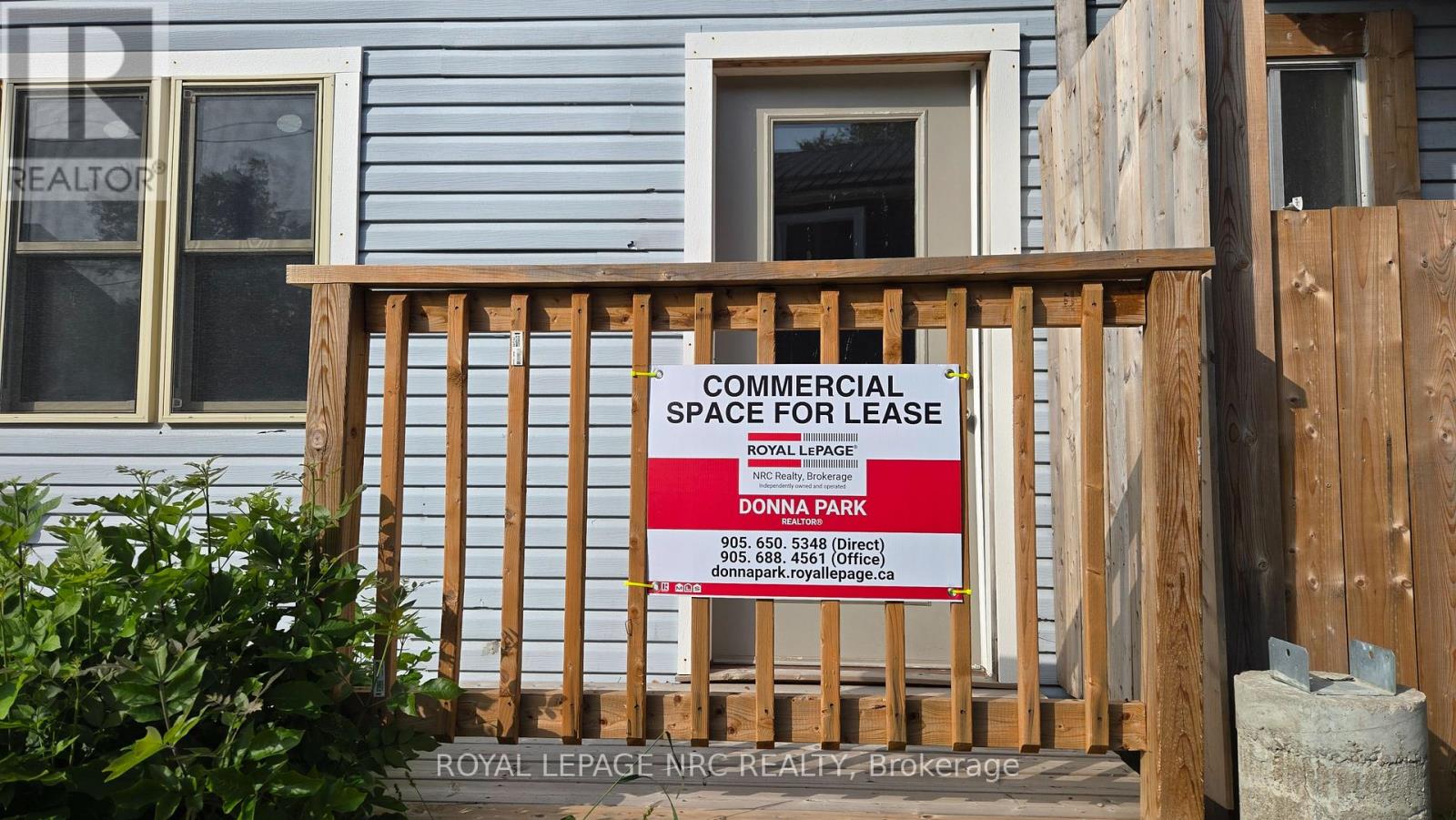 #4 - 74 Queens Circle Property Photo 18