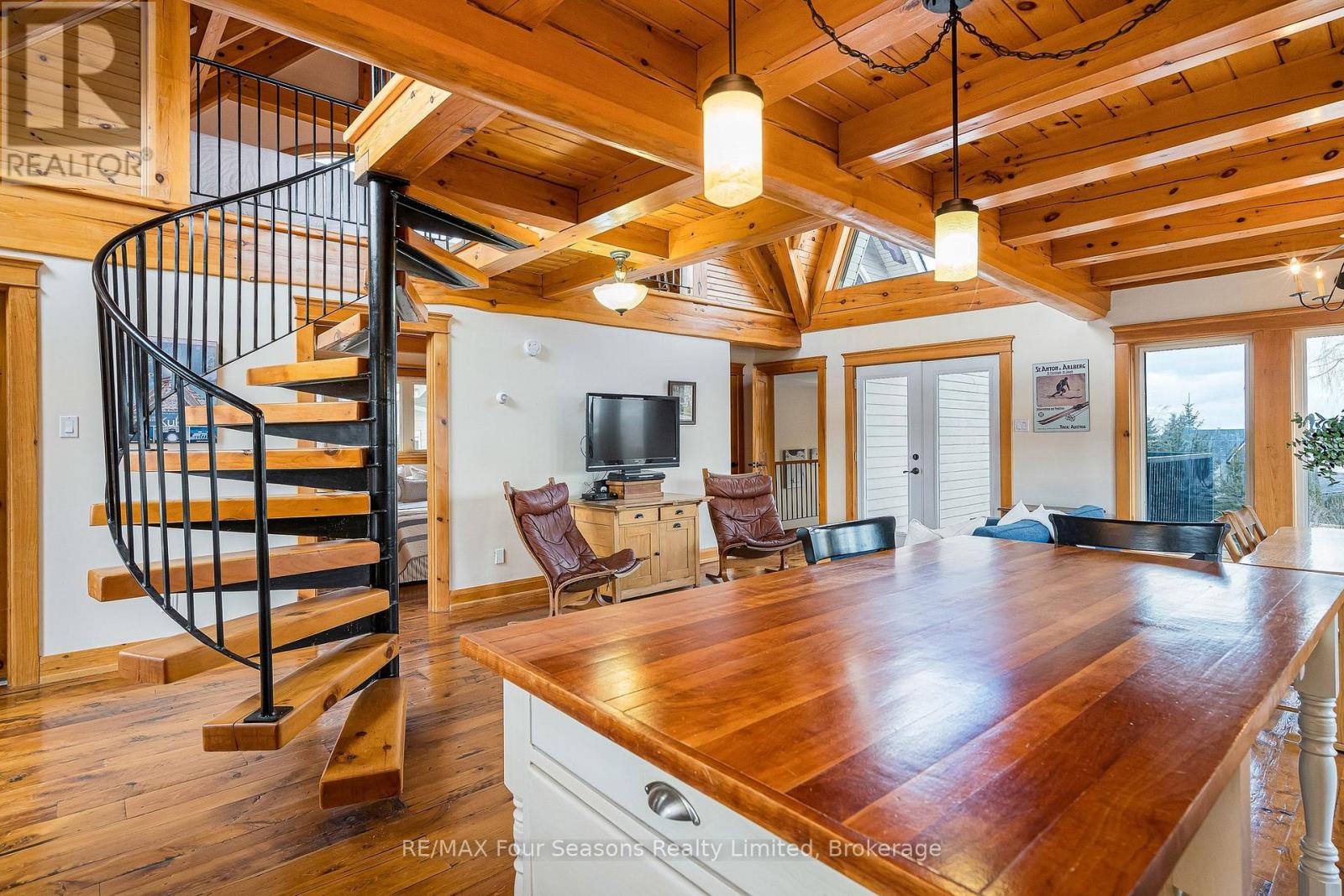 147 Lakeshore Road E Property Photo 20