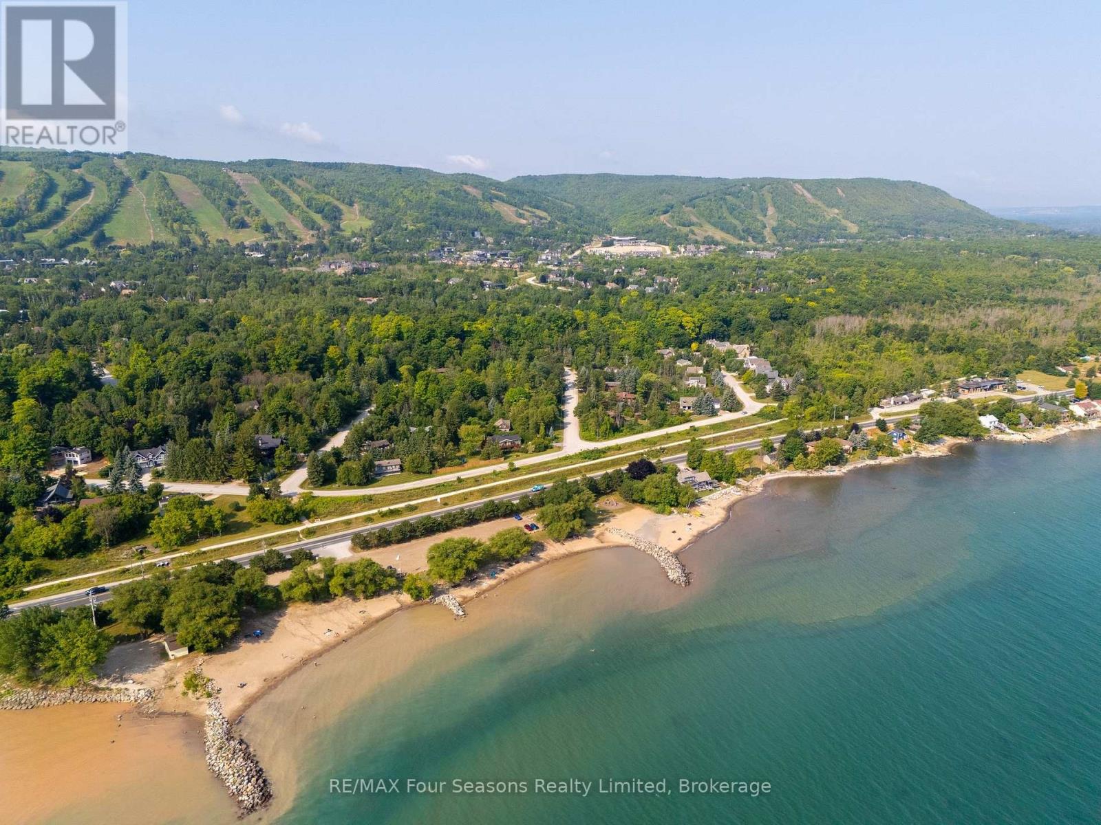 147 Lakeshore Road E Property Photo 31