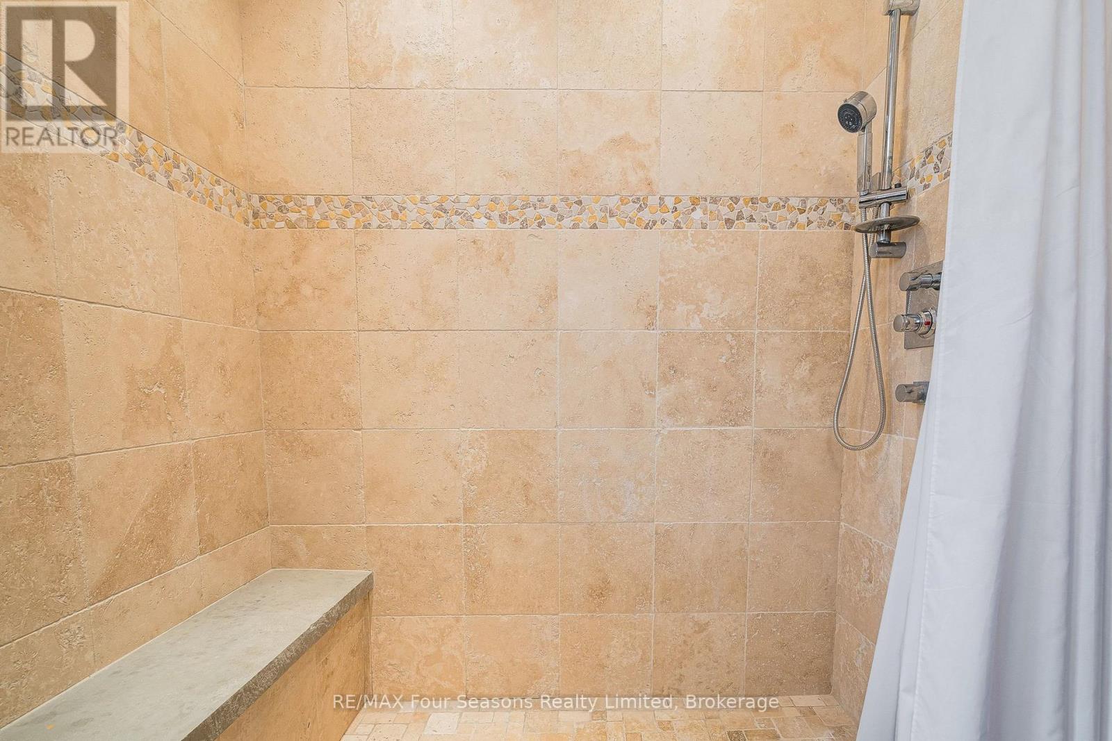 147 Lakeshore Road E Property Photo 35