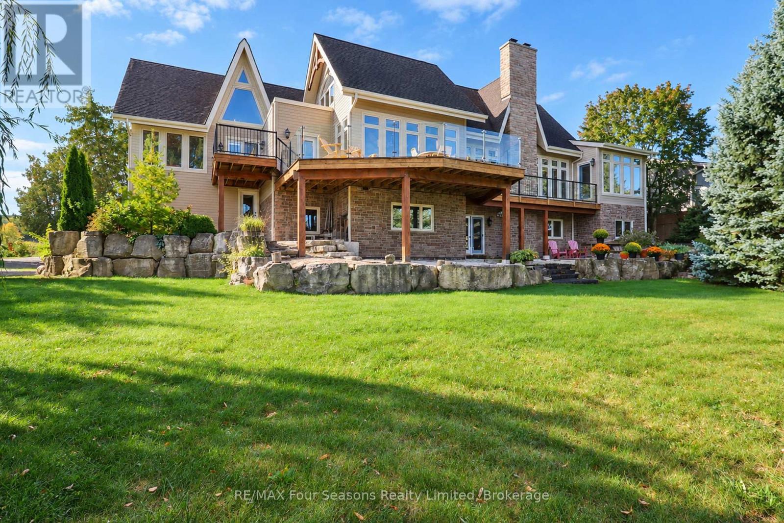 147 Lakeshore Road E Property Photo 41