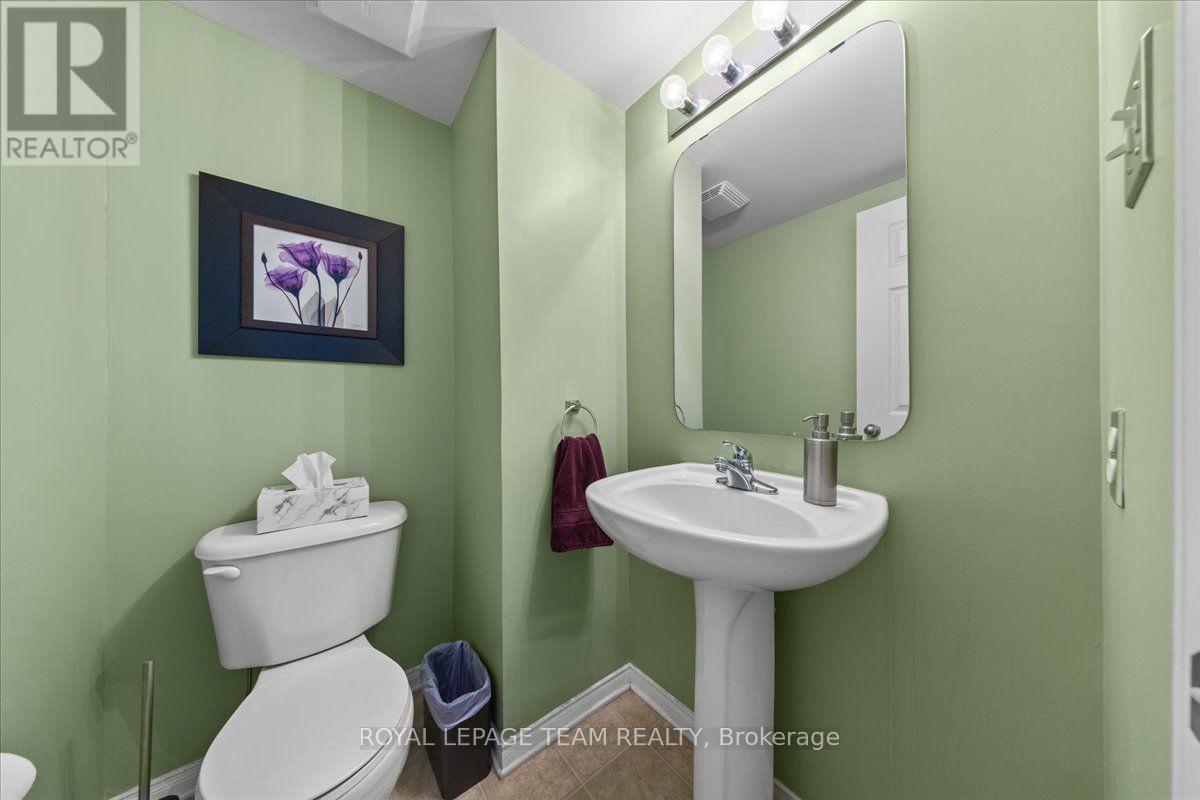 100 Bonfield Private Property Photo 11
