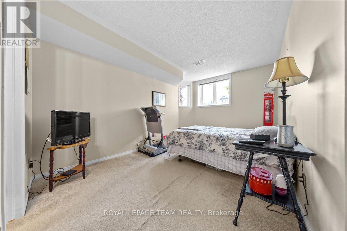100 Bonfield Private Property Photo 12