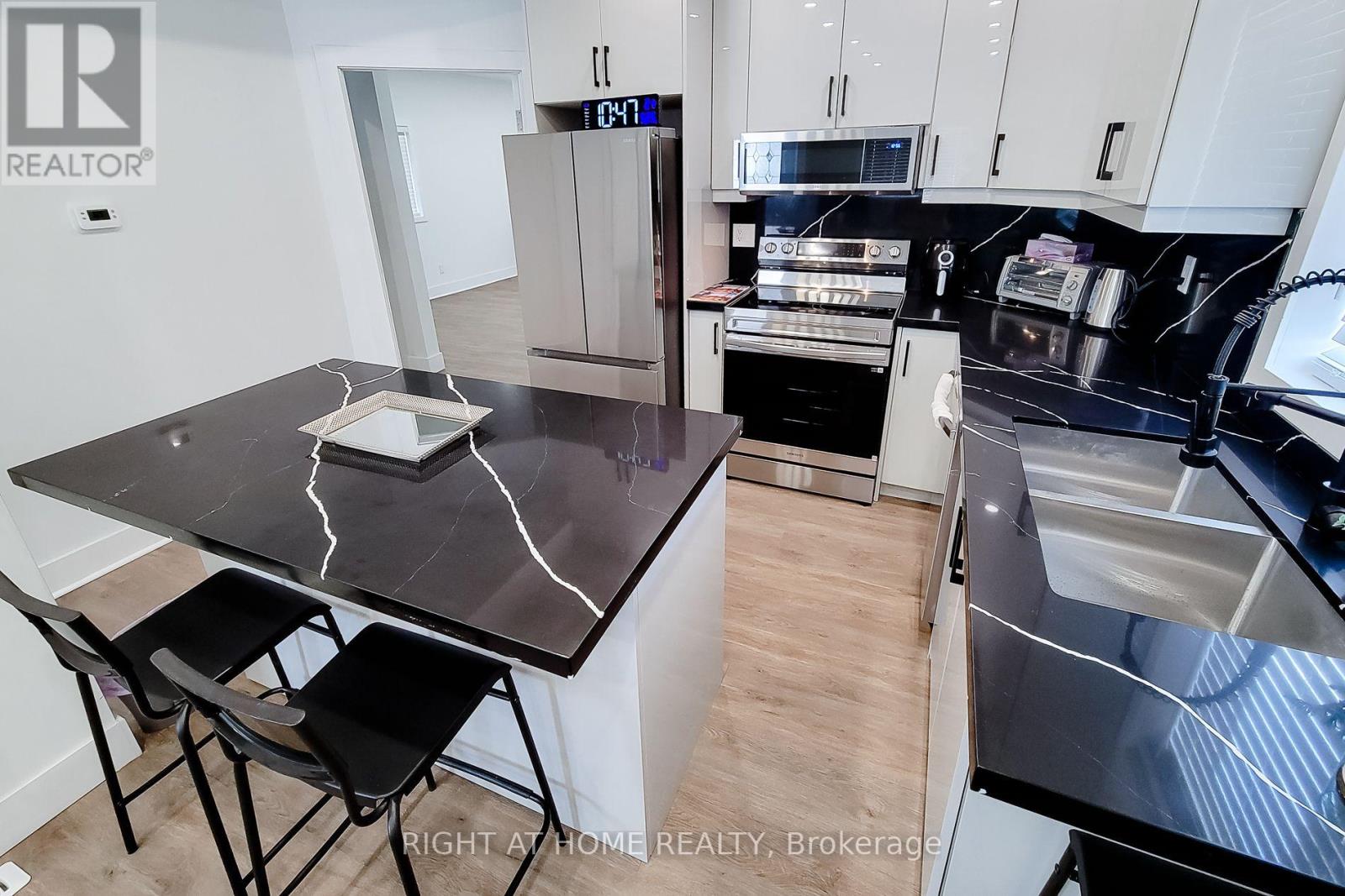 78 Hillyard Street E Property Photo 17