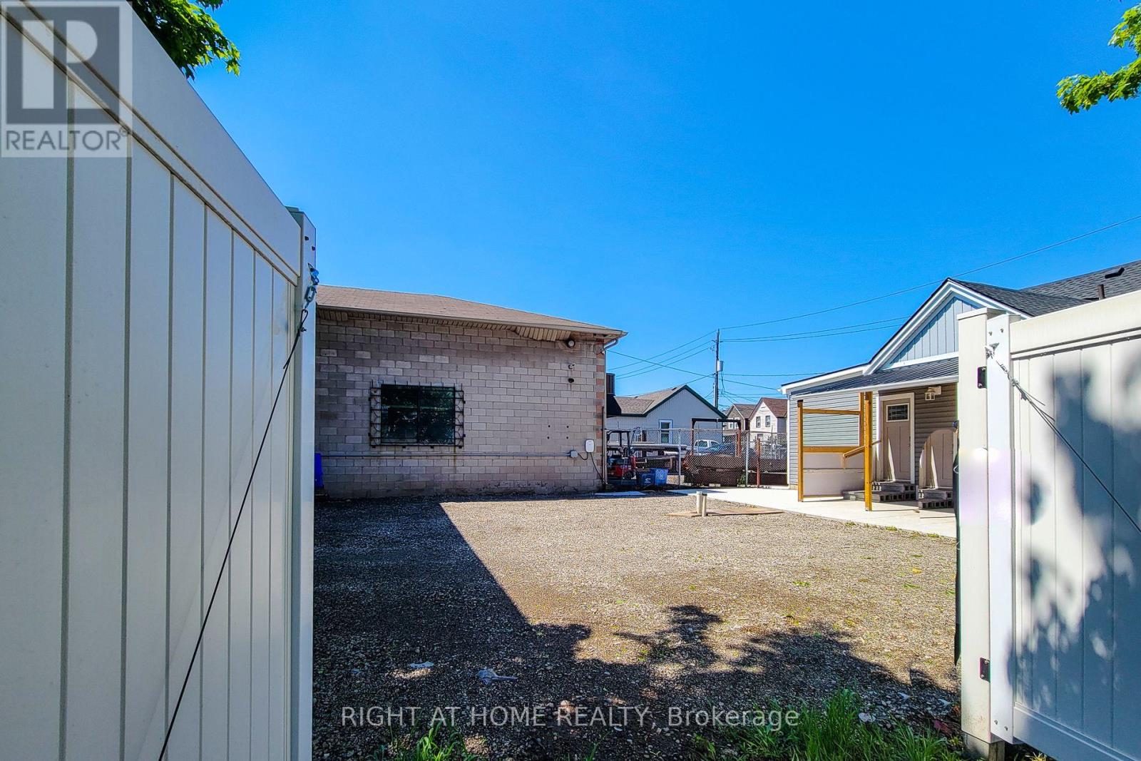 78 Hillyard Street E Property Photo 42