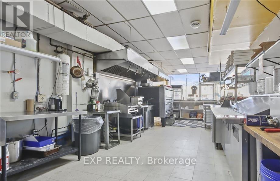 1009 Merivale Road Property Photo 12