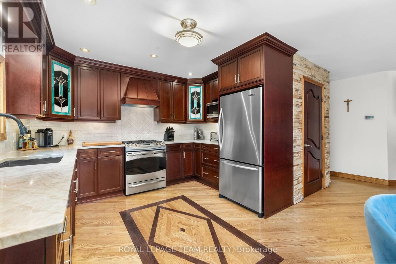 6100 Gough Road Property Photo 6
