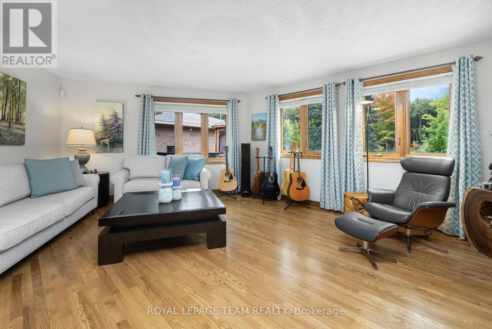 6100 Gough Road Property Photo 10