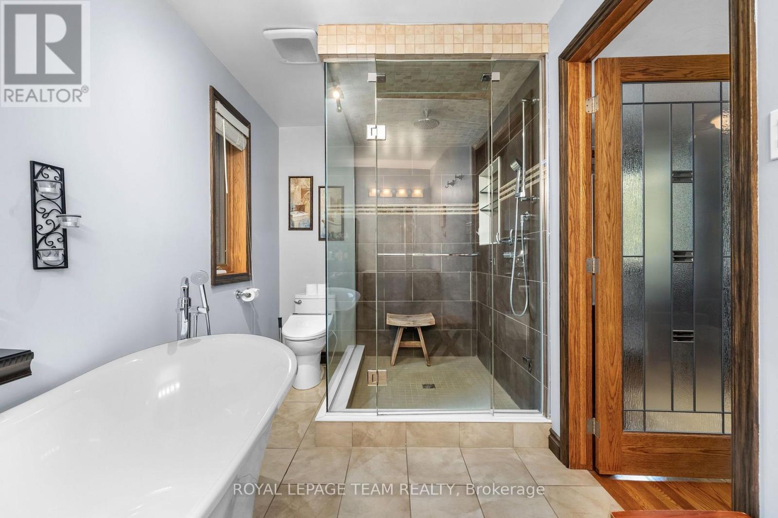 6100 Gough Road Property Photo 14