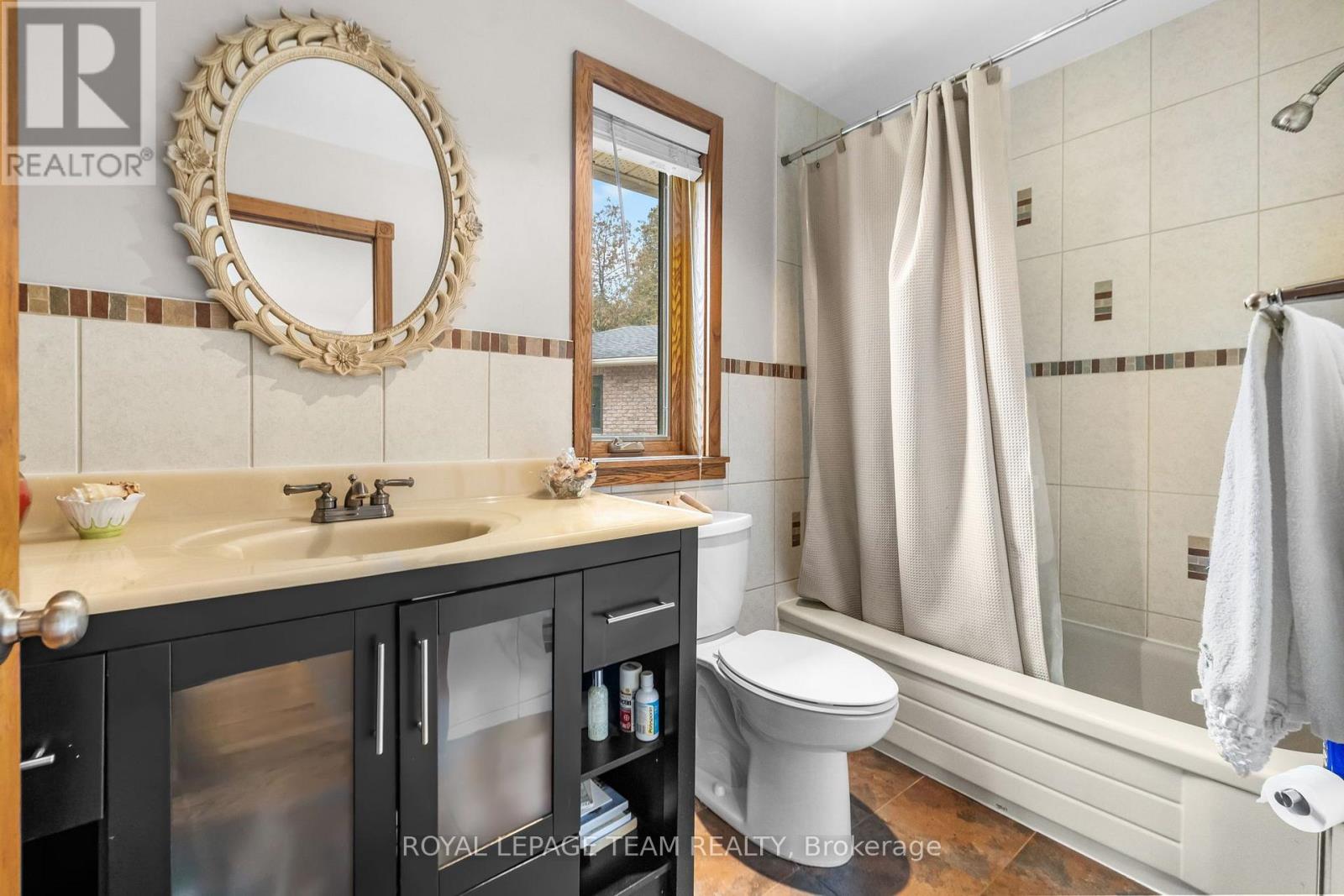 6100 Gough Road Property Photo 18