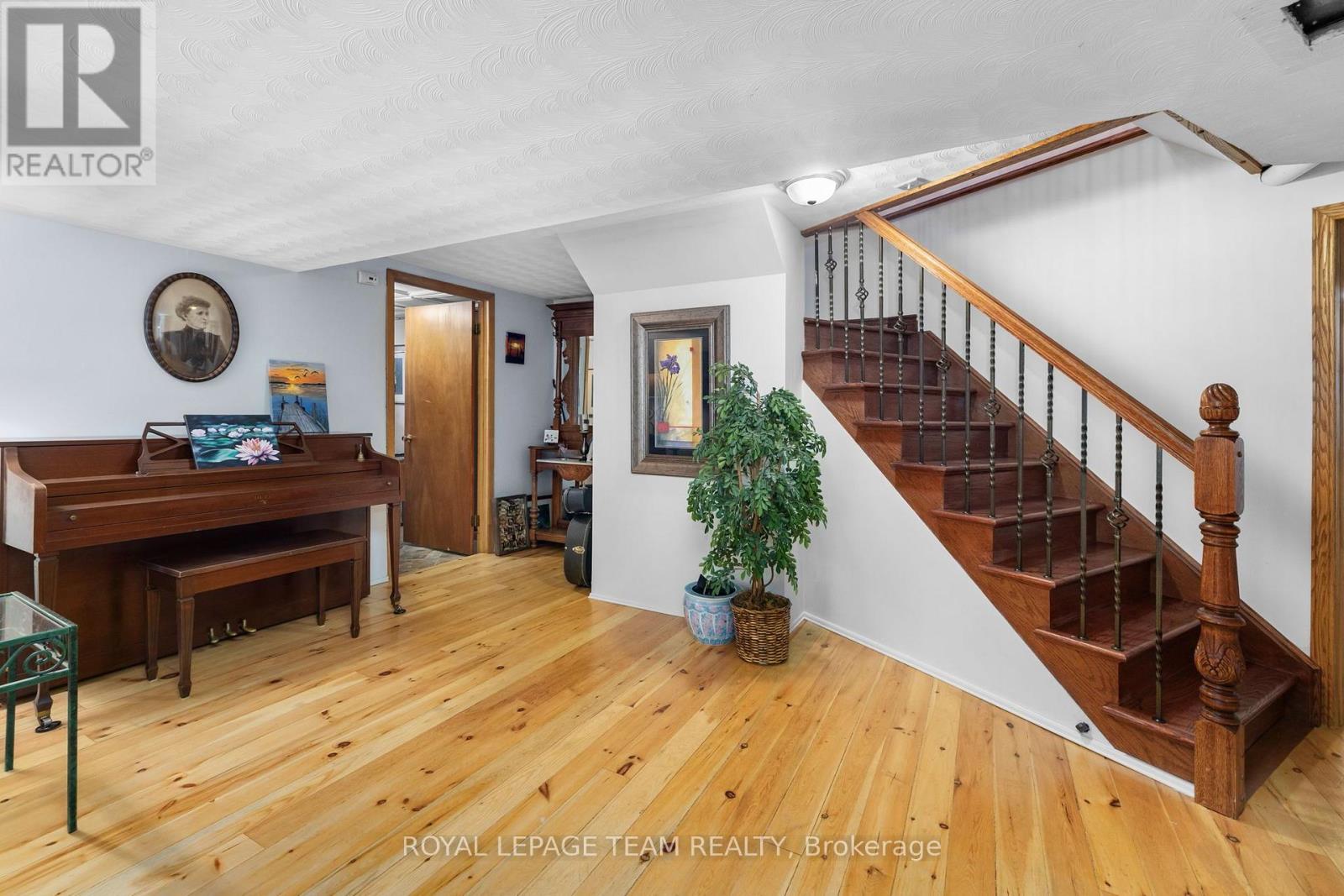 6100 Gough Road Property Photo 20