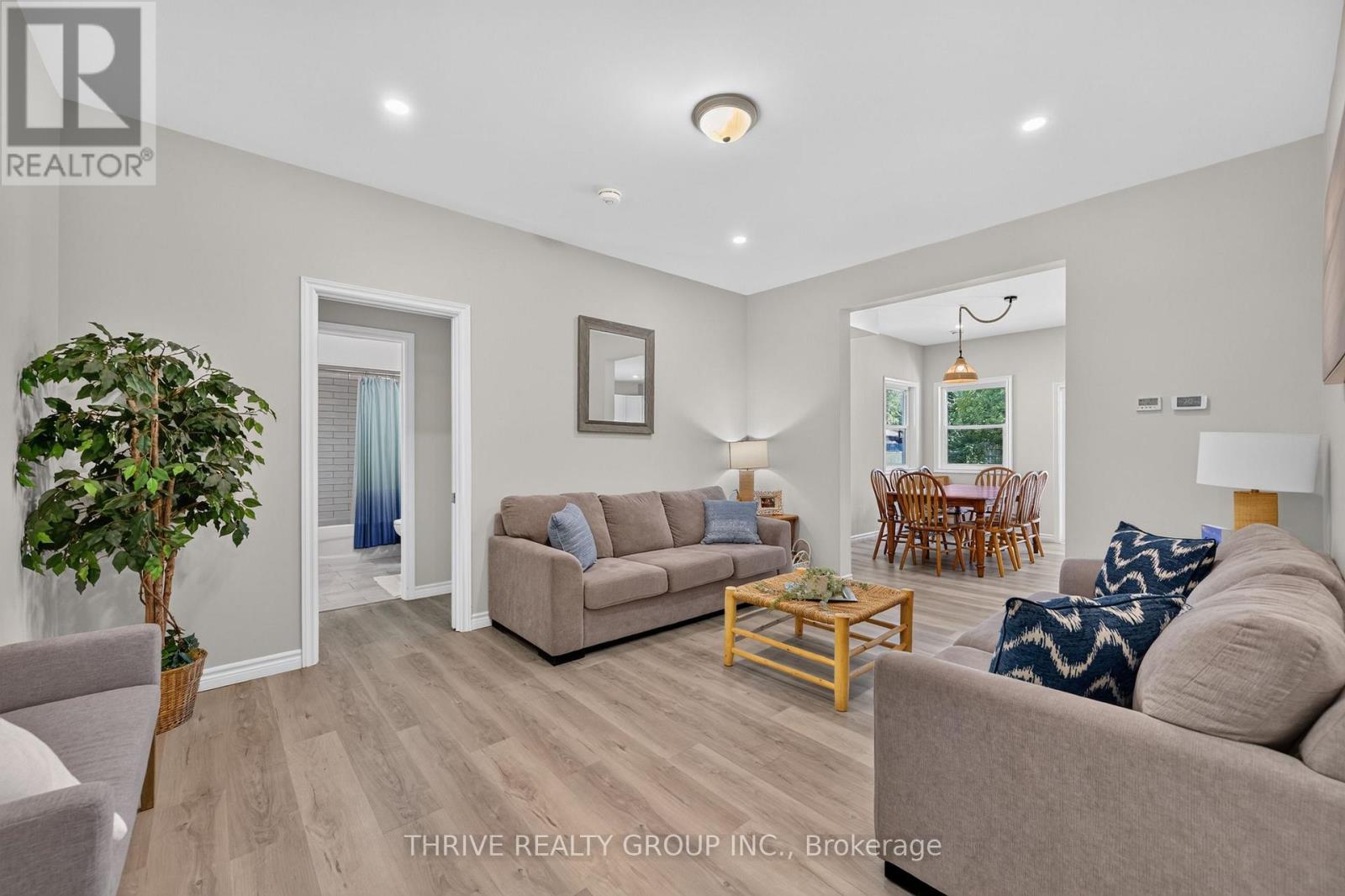 6 Addison Street Property Photo 8