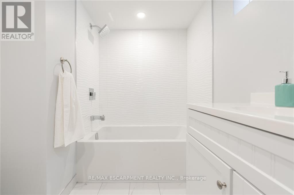 58 Sandalwood Avenue Property Photo 34