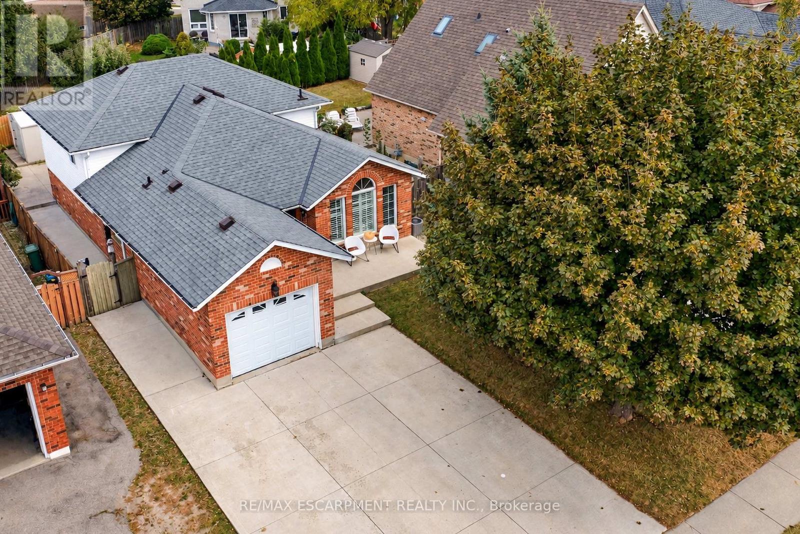 776 Acadia Drive Property Photo 3