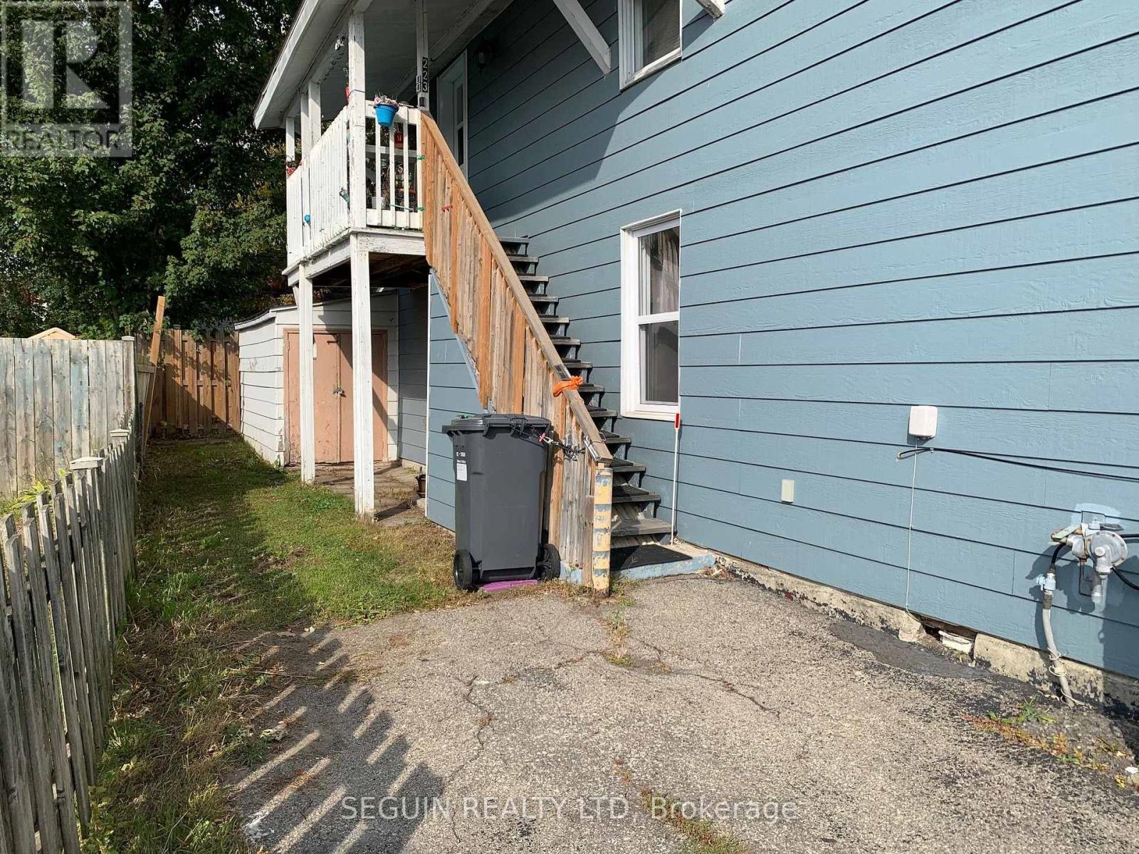 223-225 Higginson Street Property Photo 2