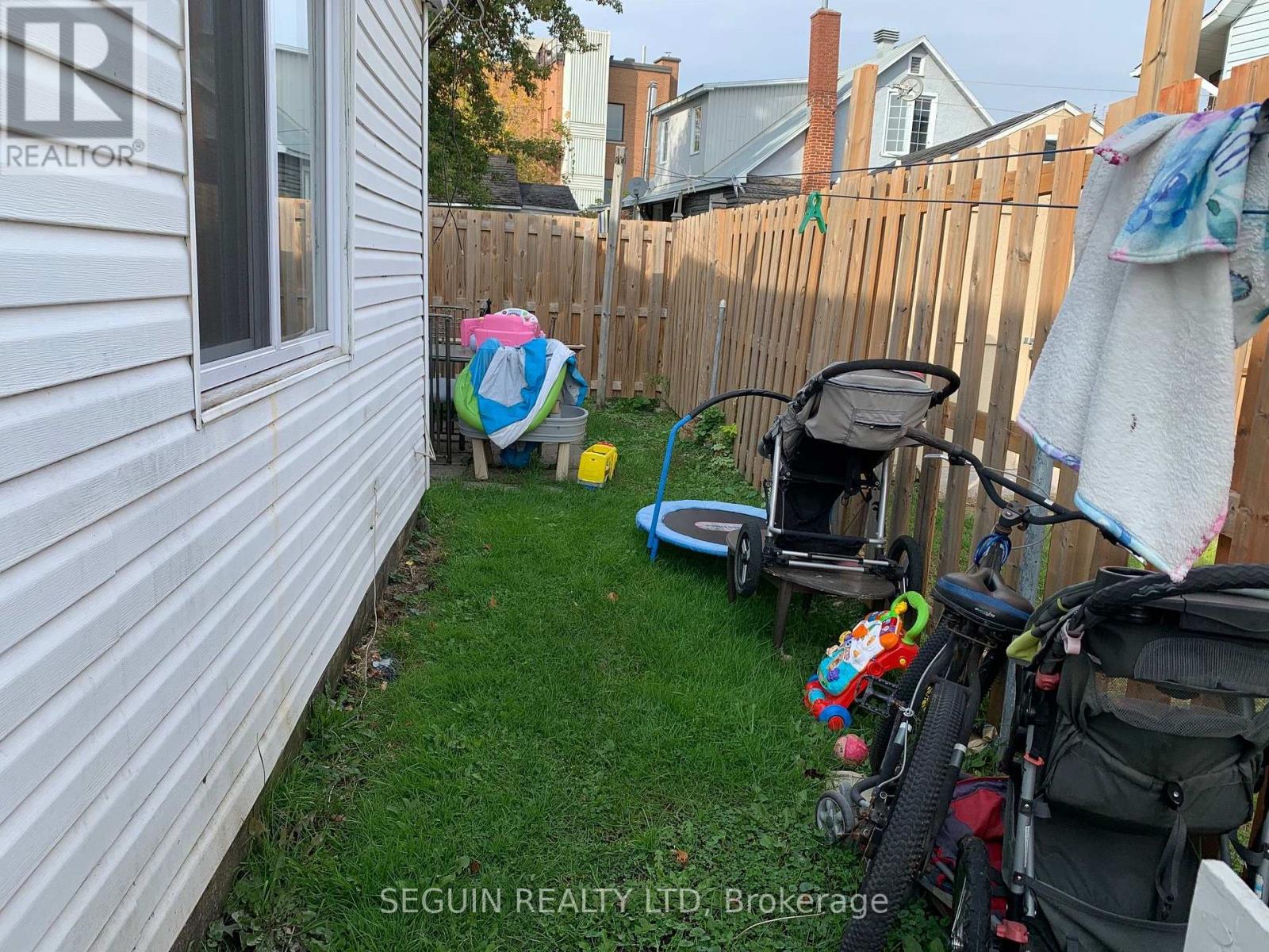 223-225 Higginson Street Property Photo 5