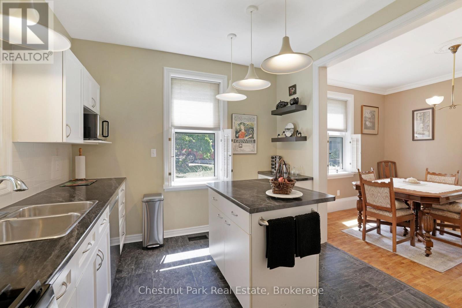 755 4th Avenue E Property Photo 14