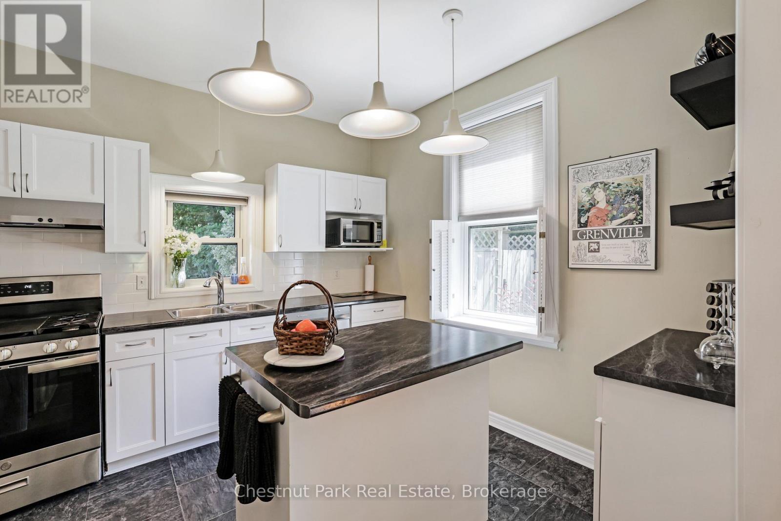 755 4th Avenue E Property Photo 15