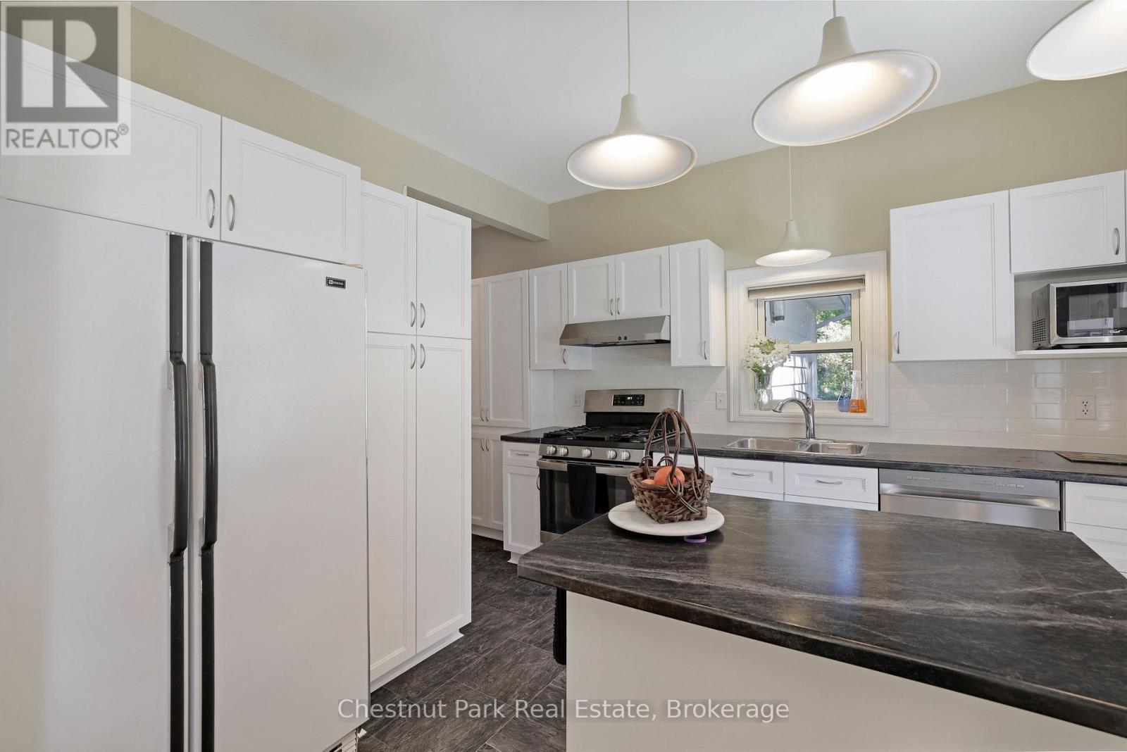 755 4th Avenue E Property Photo 16