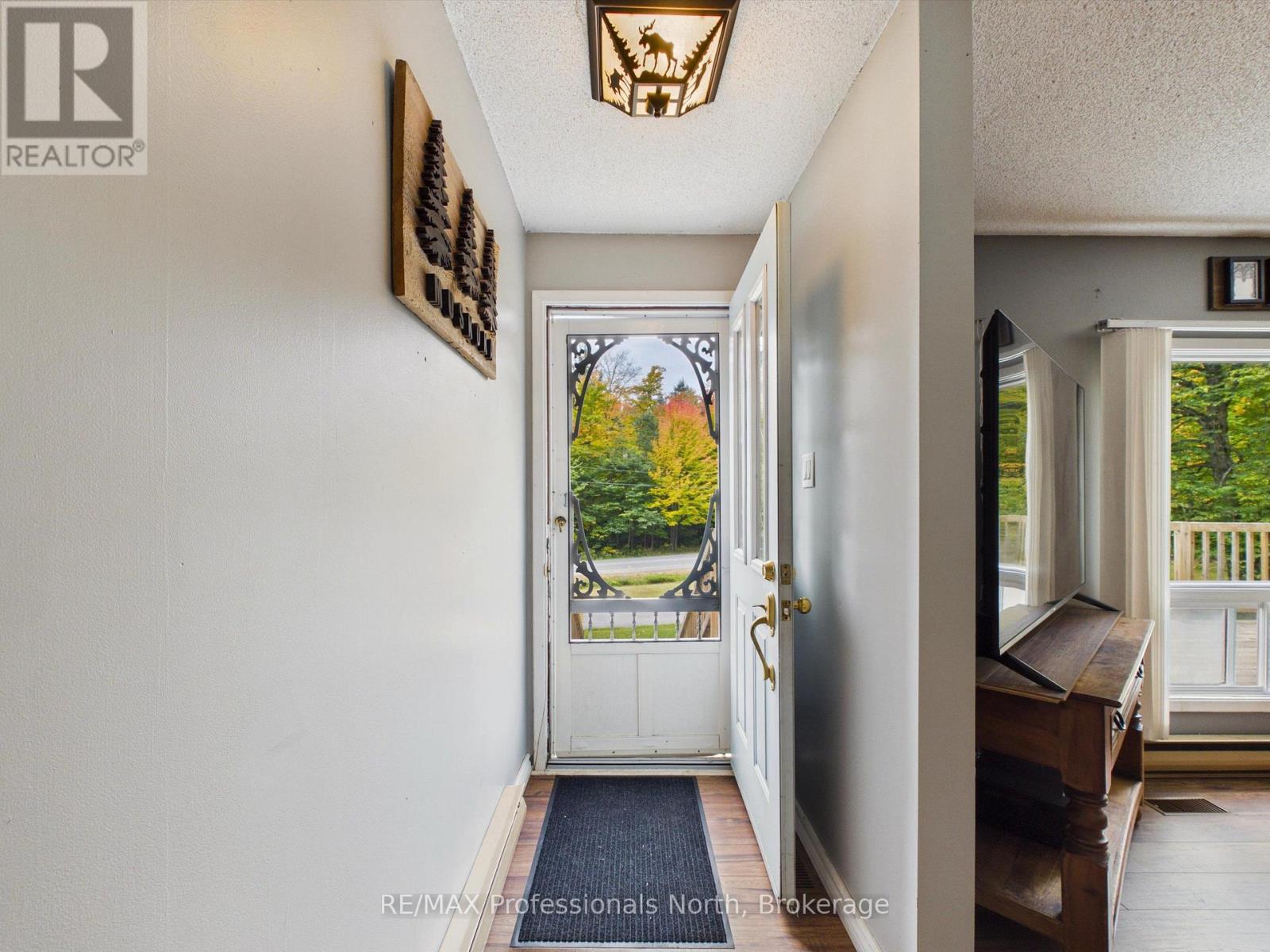 4226 Aspdin Road Property Photo 5