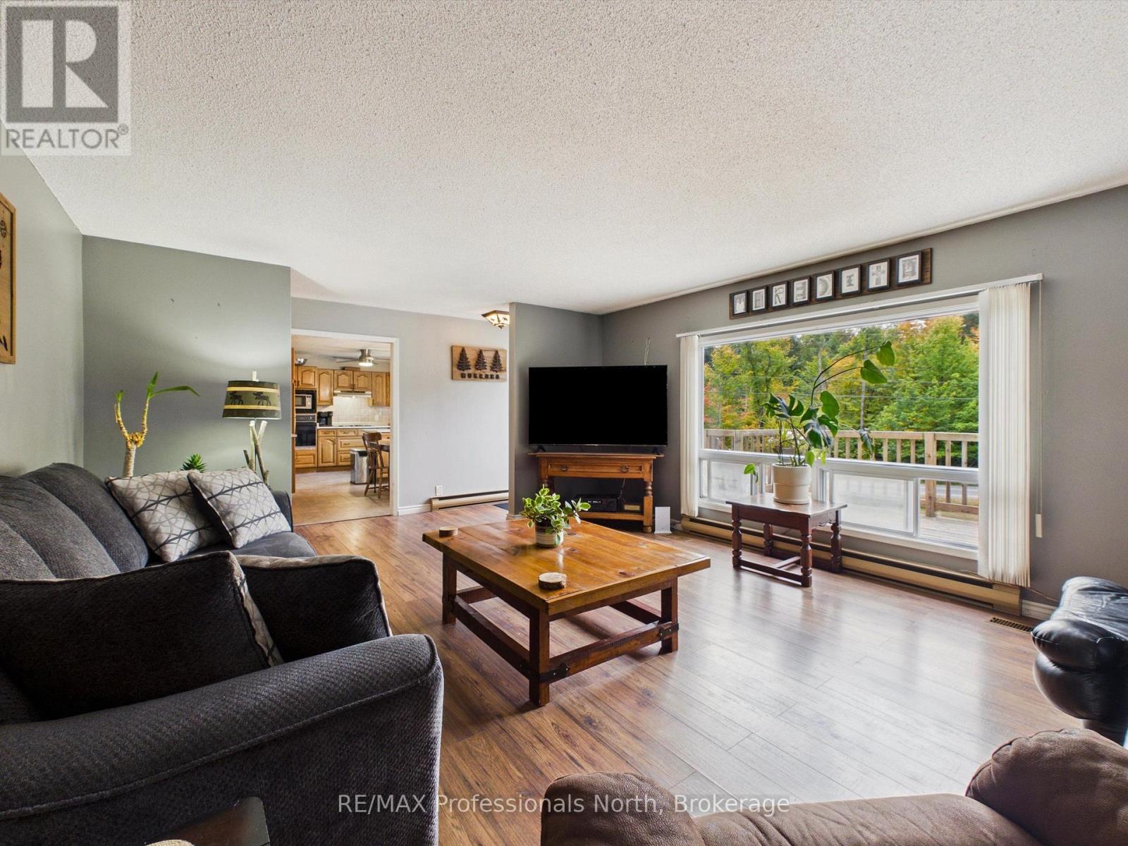 4226 Aspdin Road Property Photo 7